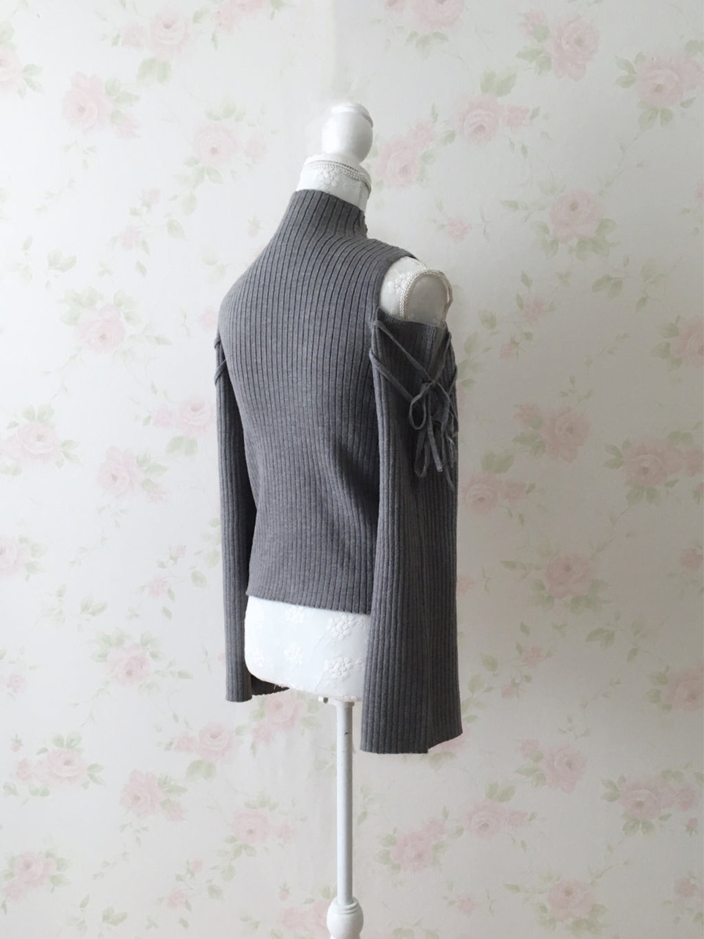 Open Shoulder String Sweater (Gray)