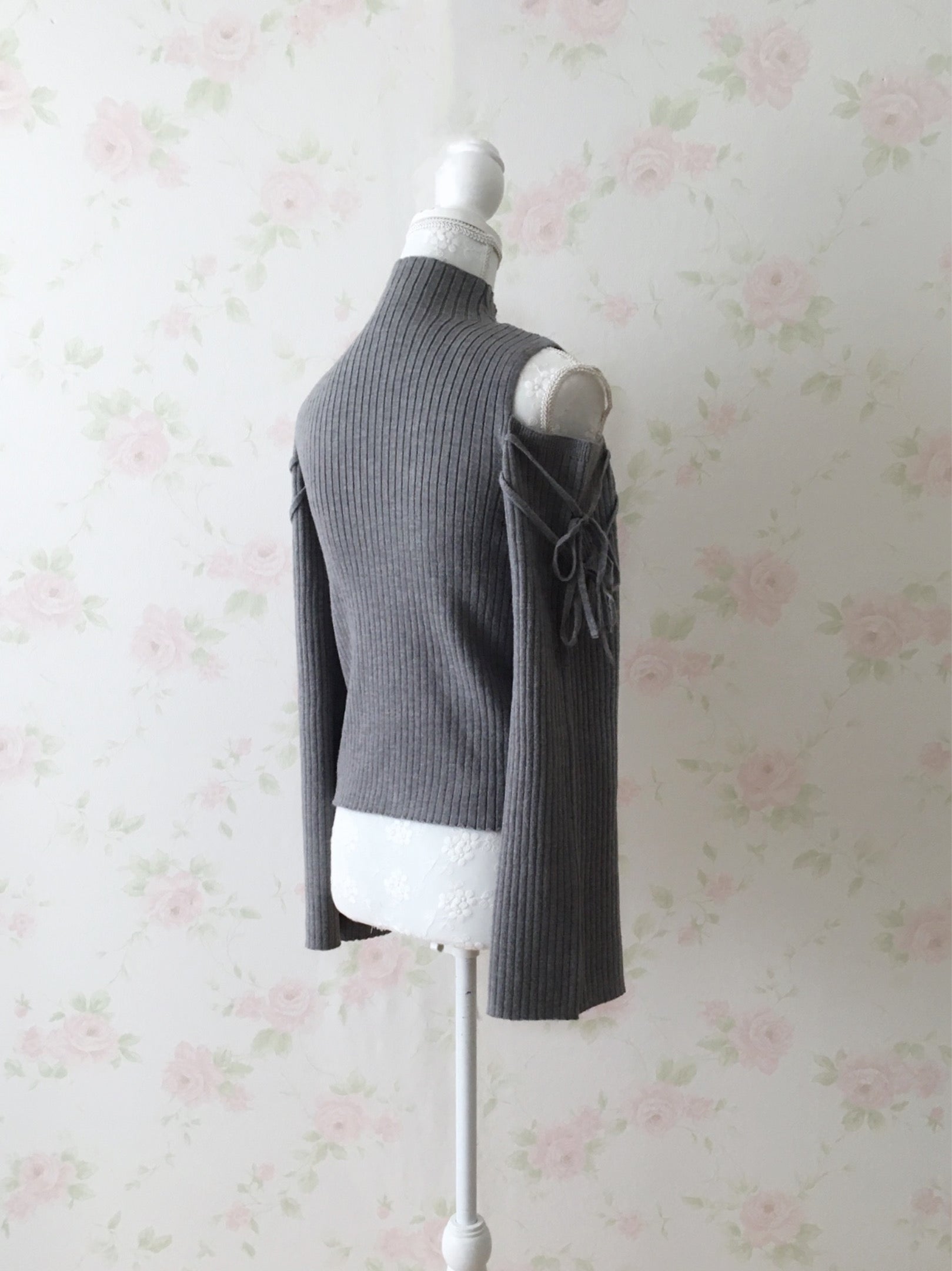 Open Shoulder String Sweater (Gray)