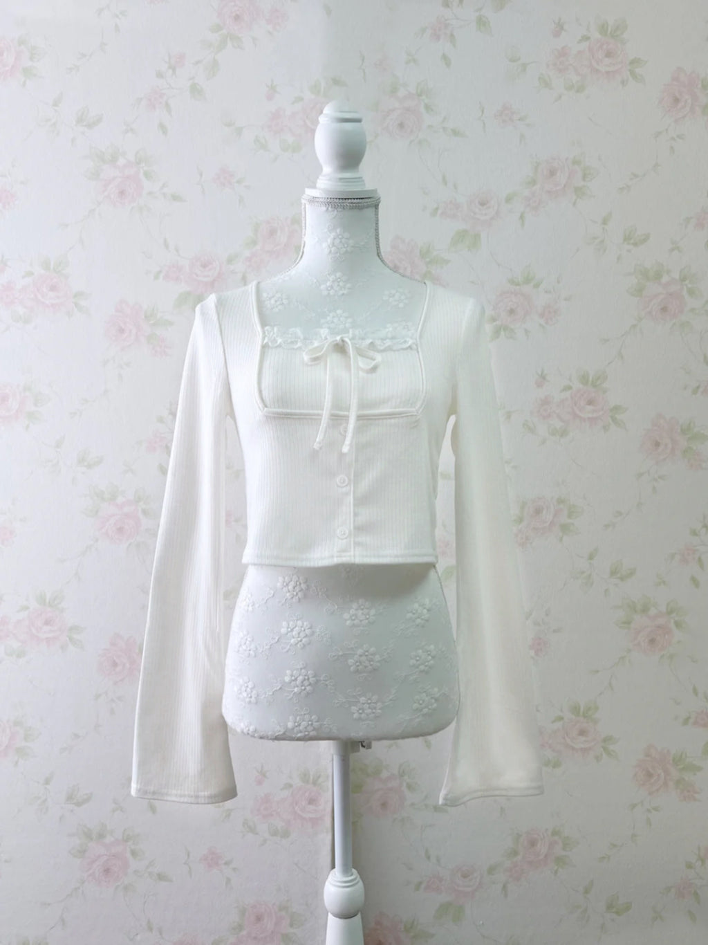 Lace York Shoujo Long Sleeved Top (Ivory)