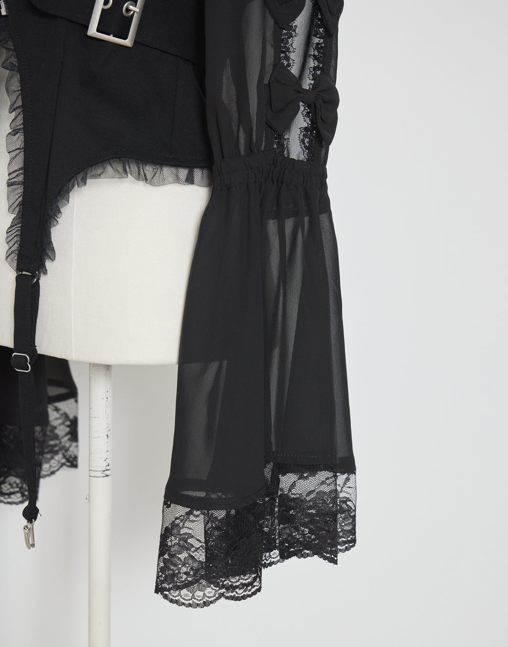 AVENCHUMU Flared sleeve ribbon and frill zip tops