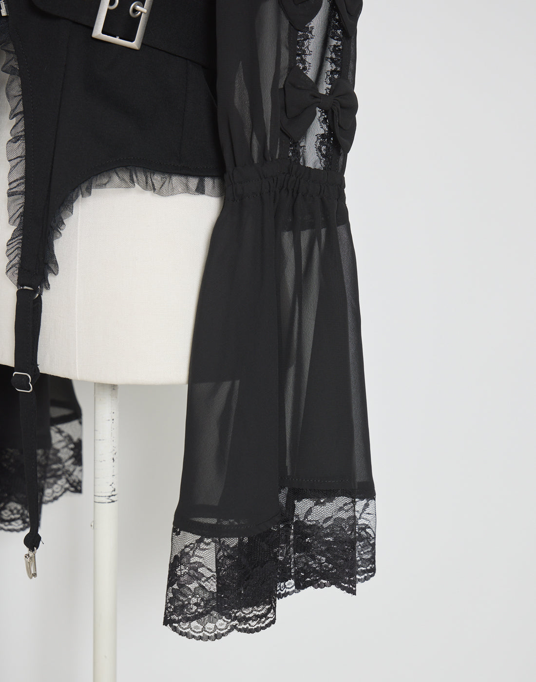 AVENCHUMU Flared sleeve ribbon and frill zip tops