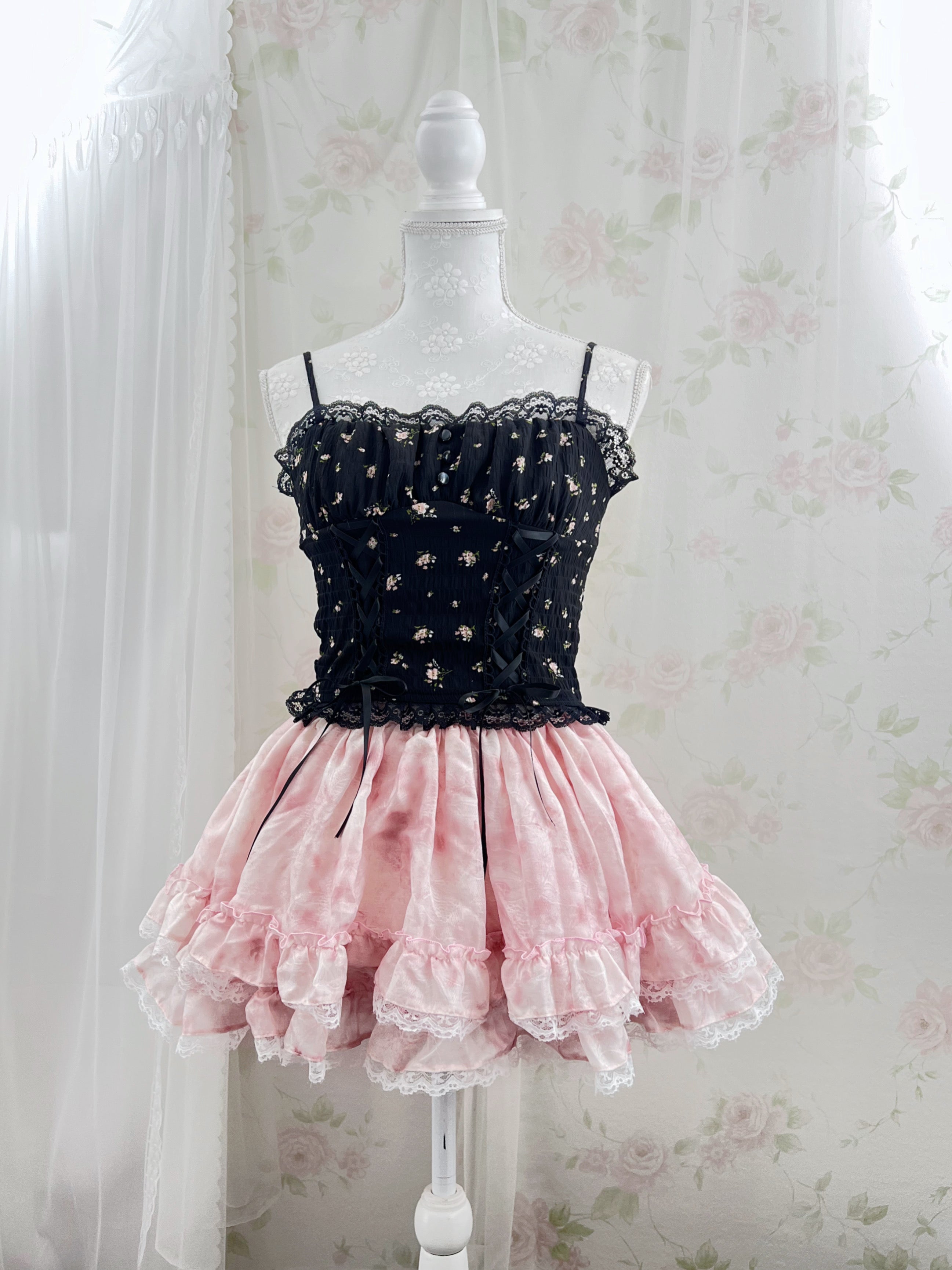 Petite Floral Laced Up Camisole (Black)