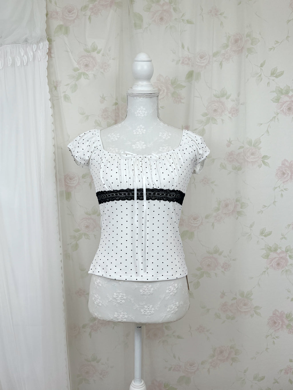 Polka dot Shoujo Gather Front T-shirt (White)