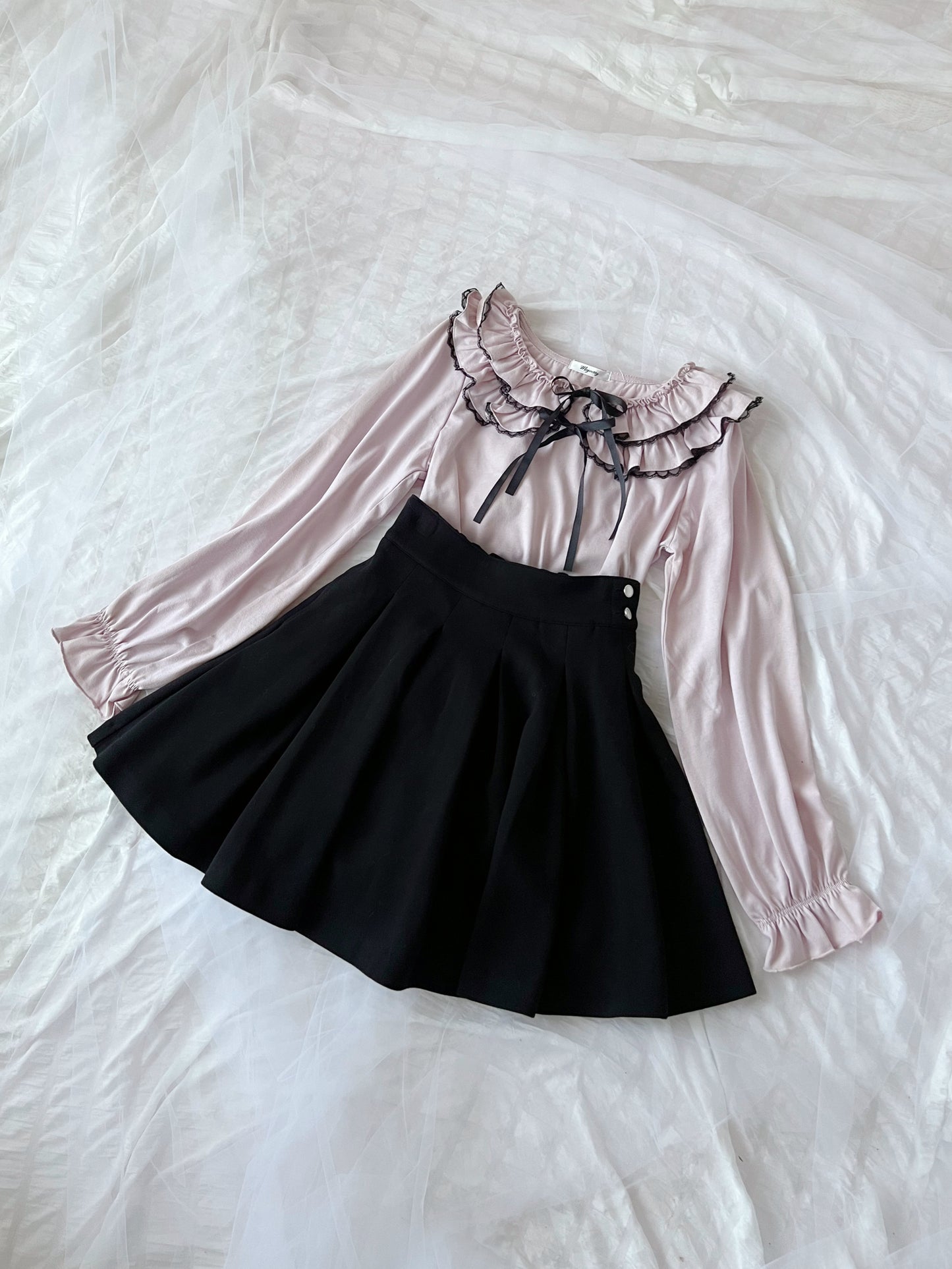 majoretty Ruffled Double Bow Top