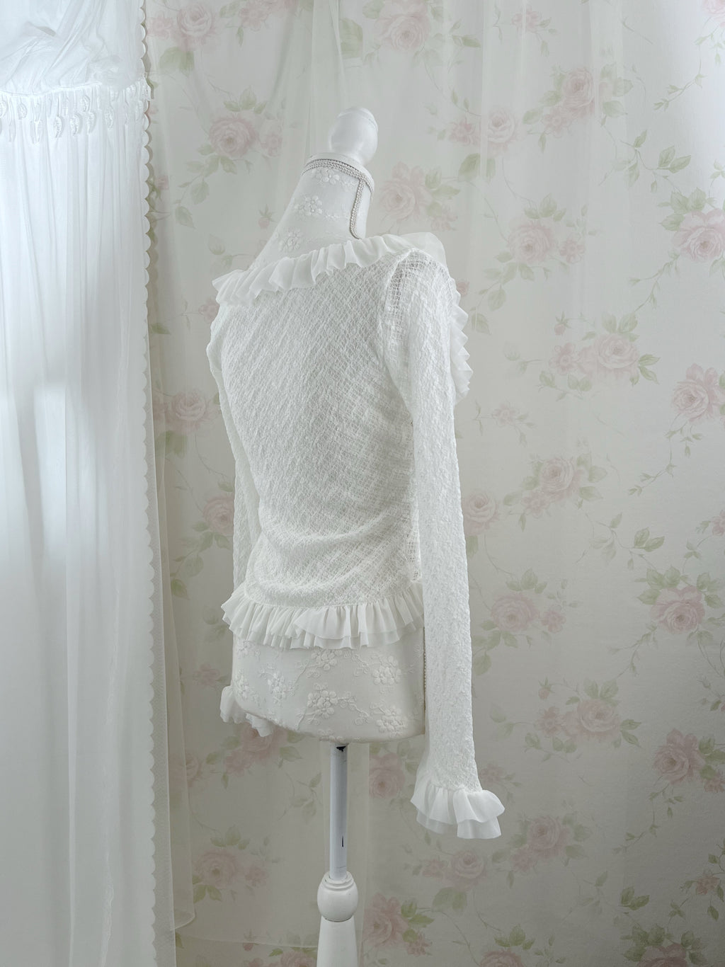 (Pre-order) passion room Frilled Cardigan (White)
