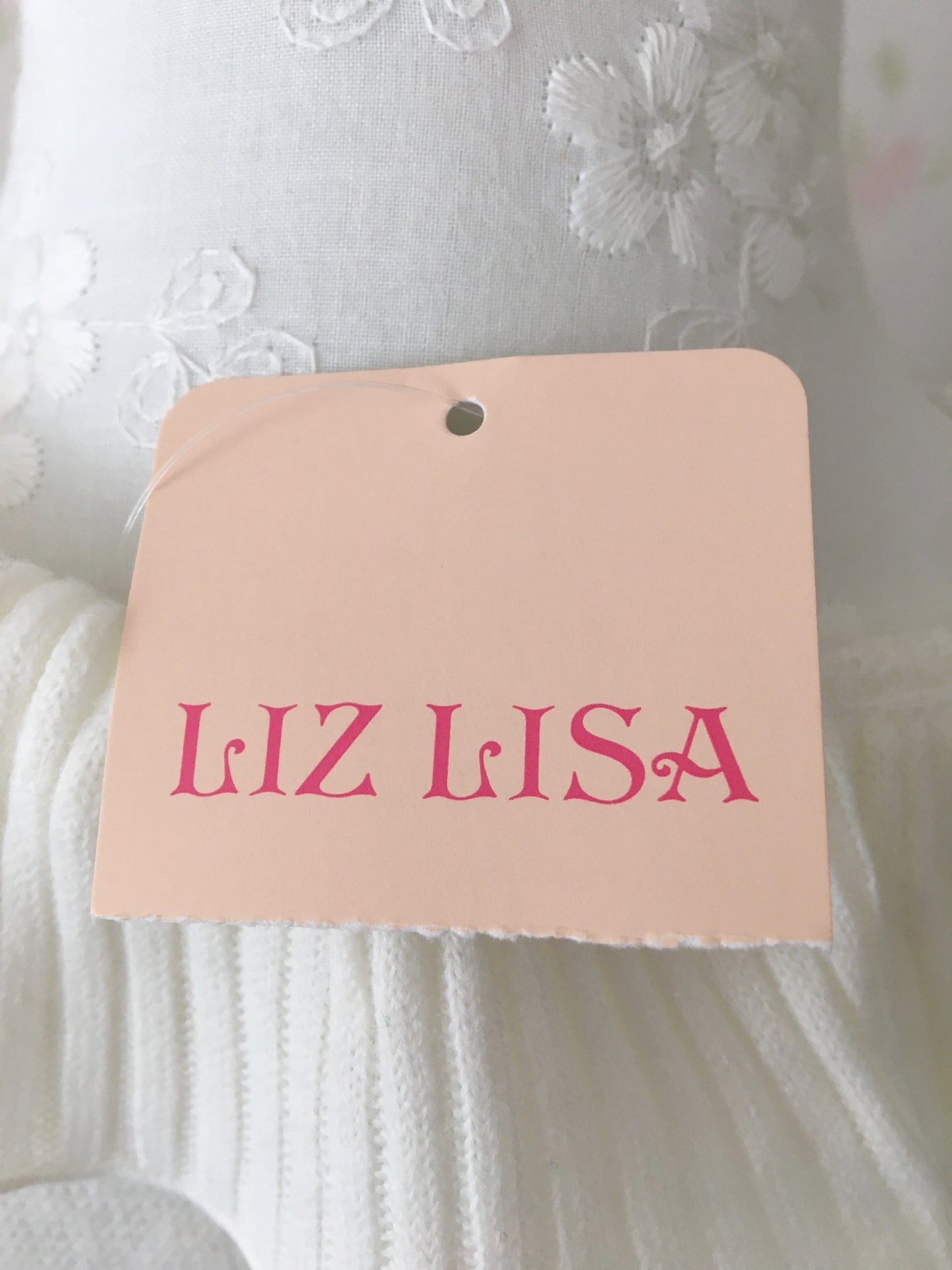LIZ LISA Ruffled Collar Rib Top (Ivory)