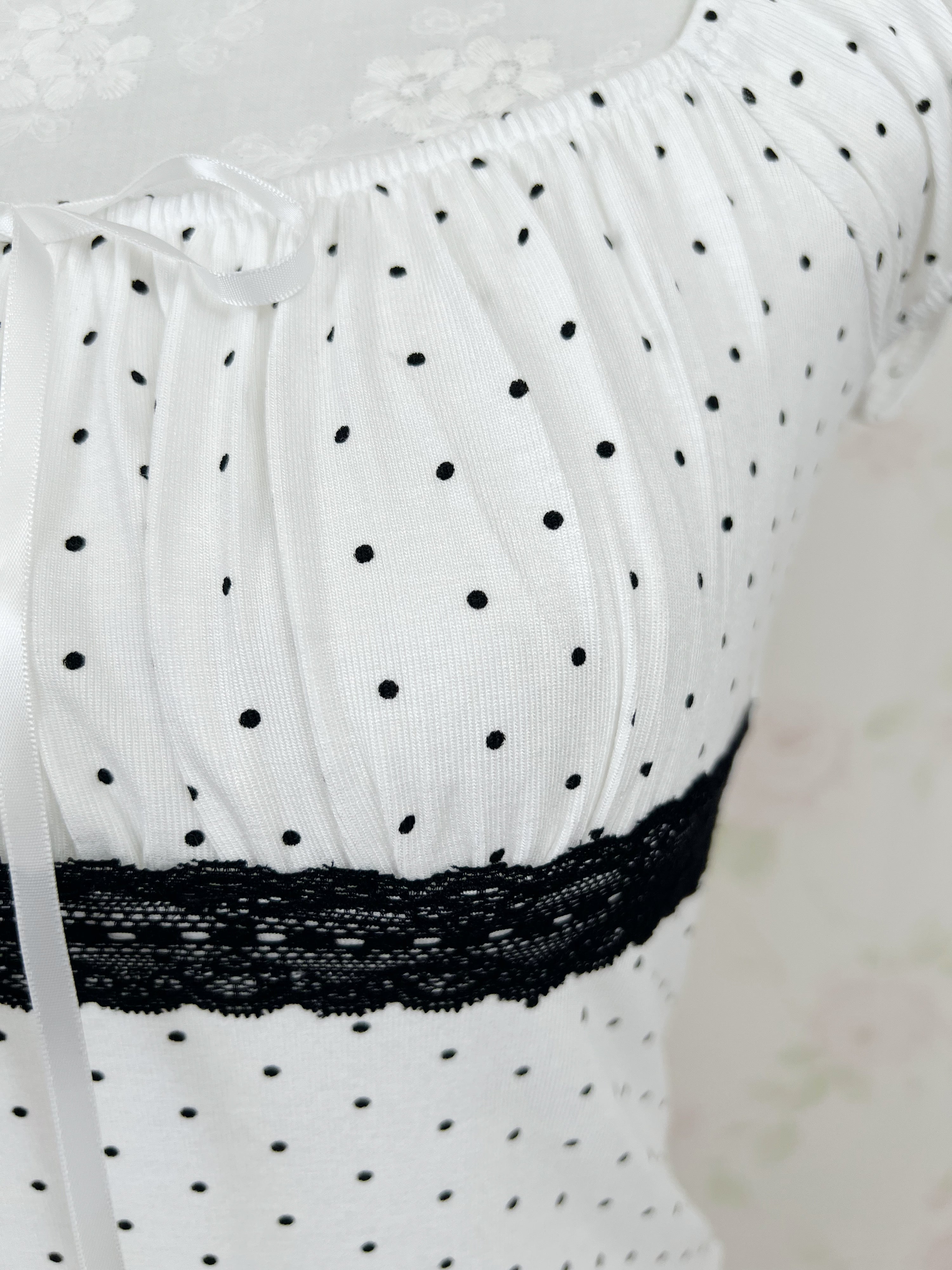 Polka dot Shoujo Gather Front T-shirt (White)
