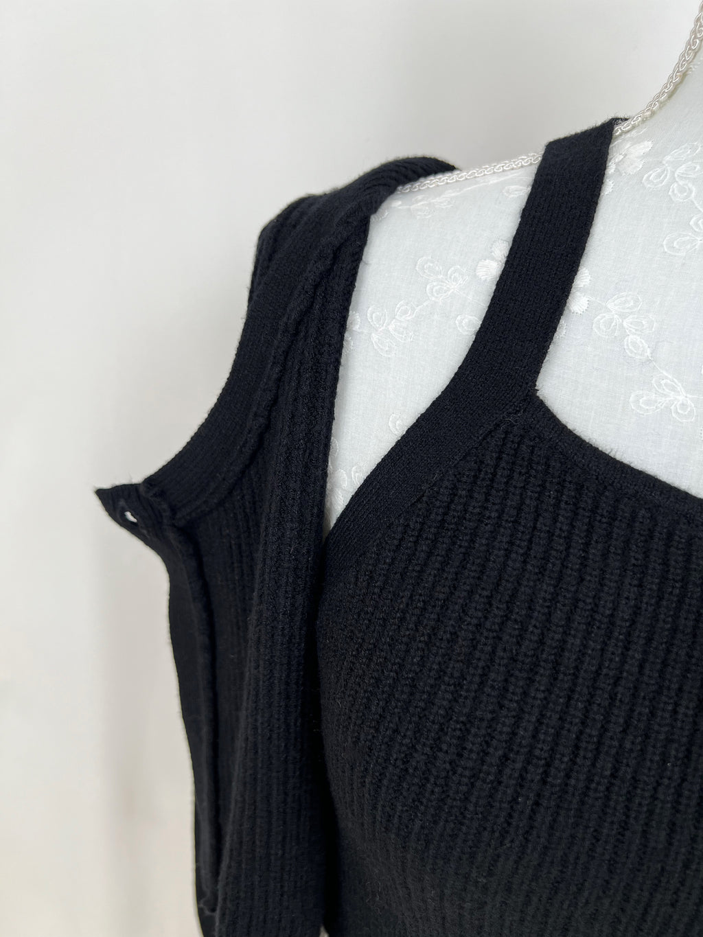 RESEXXY Halter Neck Top Attached Cardigan