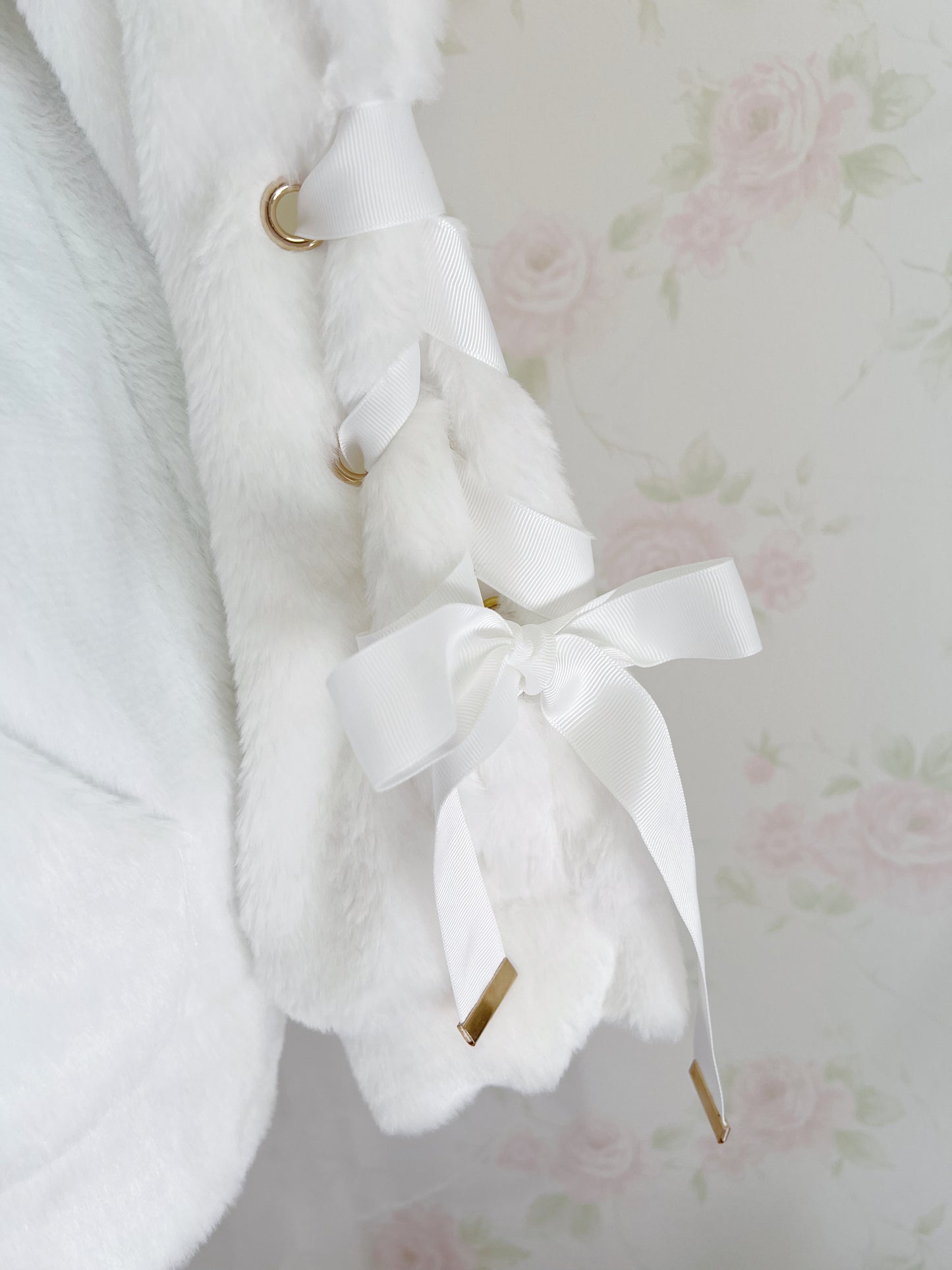 Bunny Ear Laced Up Sleeve Hoodie（White)