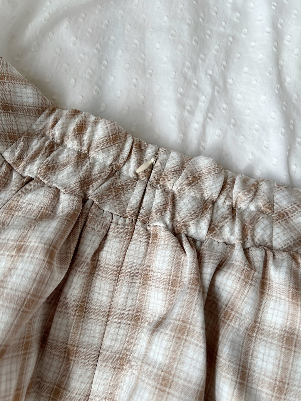 evelyn Checked Lacy Hem Skirt (Beige)