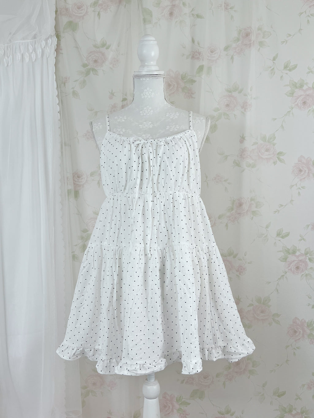 Polka dot Shoujo camisole dress (White)