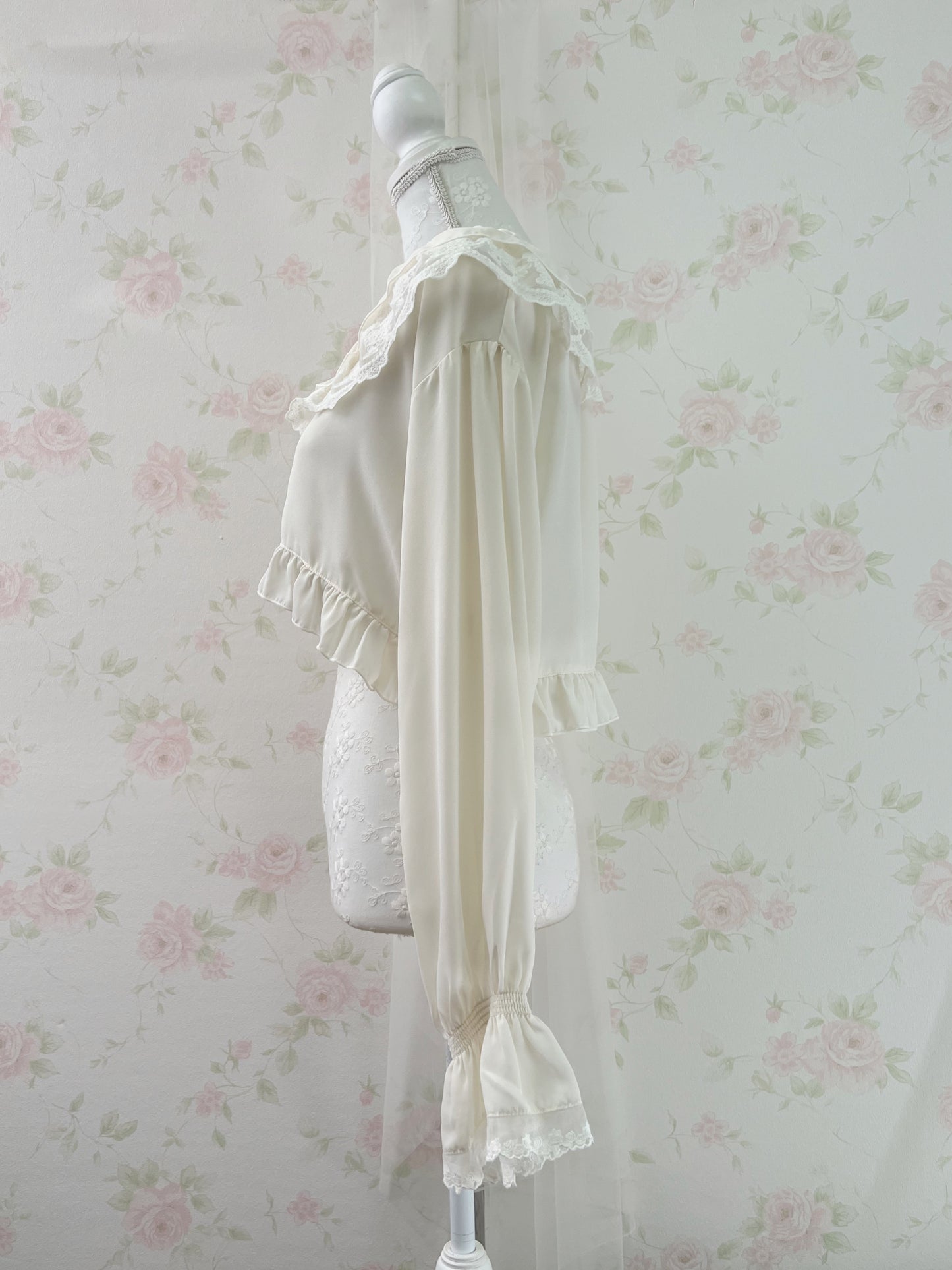 axes femme Lacy Bolero Blouse (Ivory)