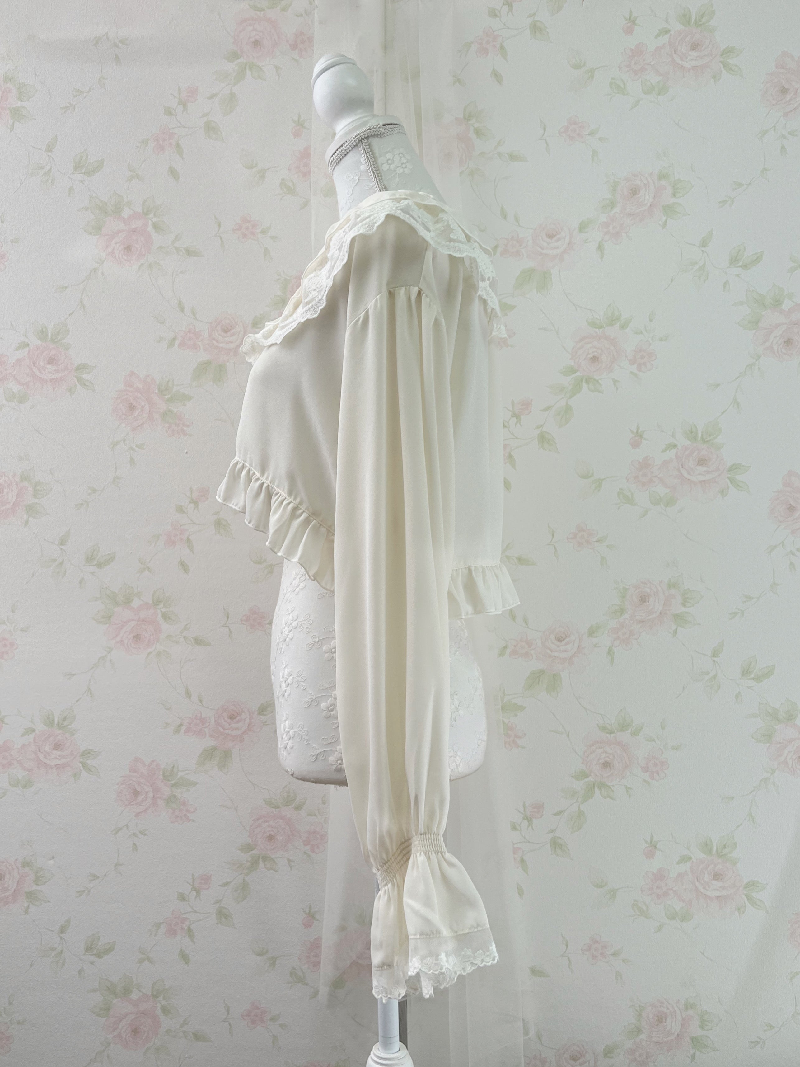 axes femme Lacy Bolero Blouse (Ivory)