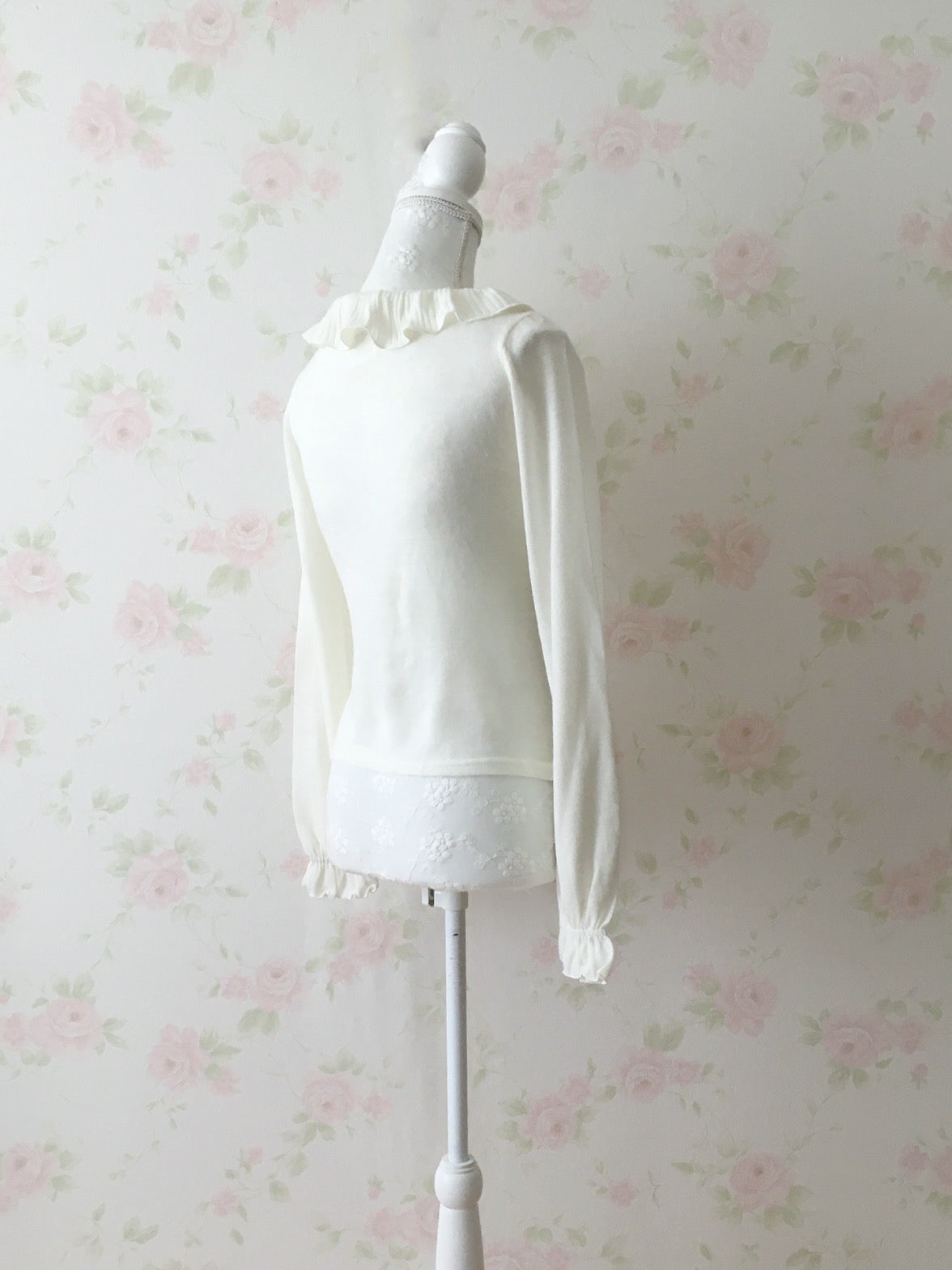 LIZ LISA Ruffled Collar Rib Top (Ivory)