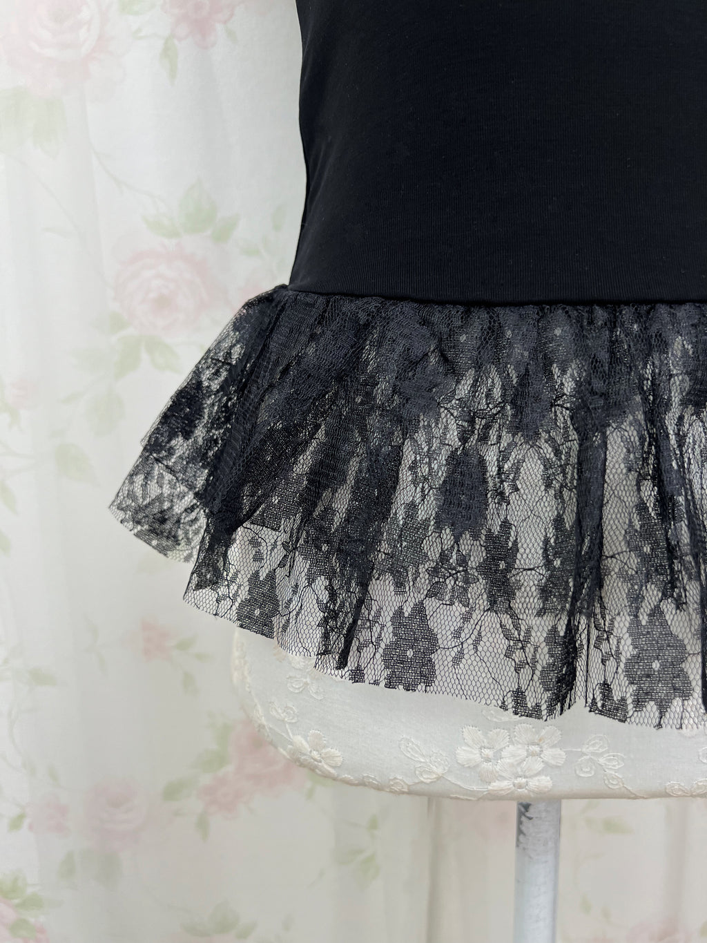 One Shoulder Knit Lace Camisole Set (Black)