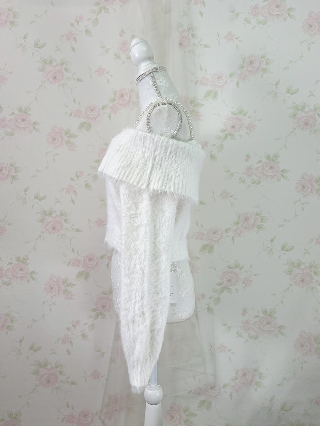 Pearl Strap Off Soulder Sweater (White)