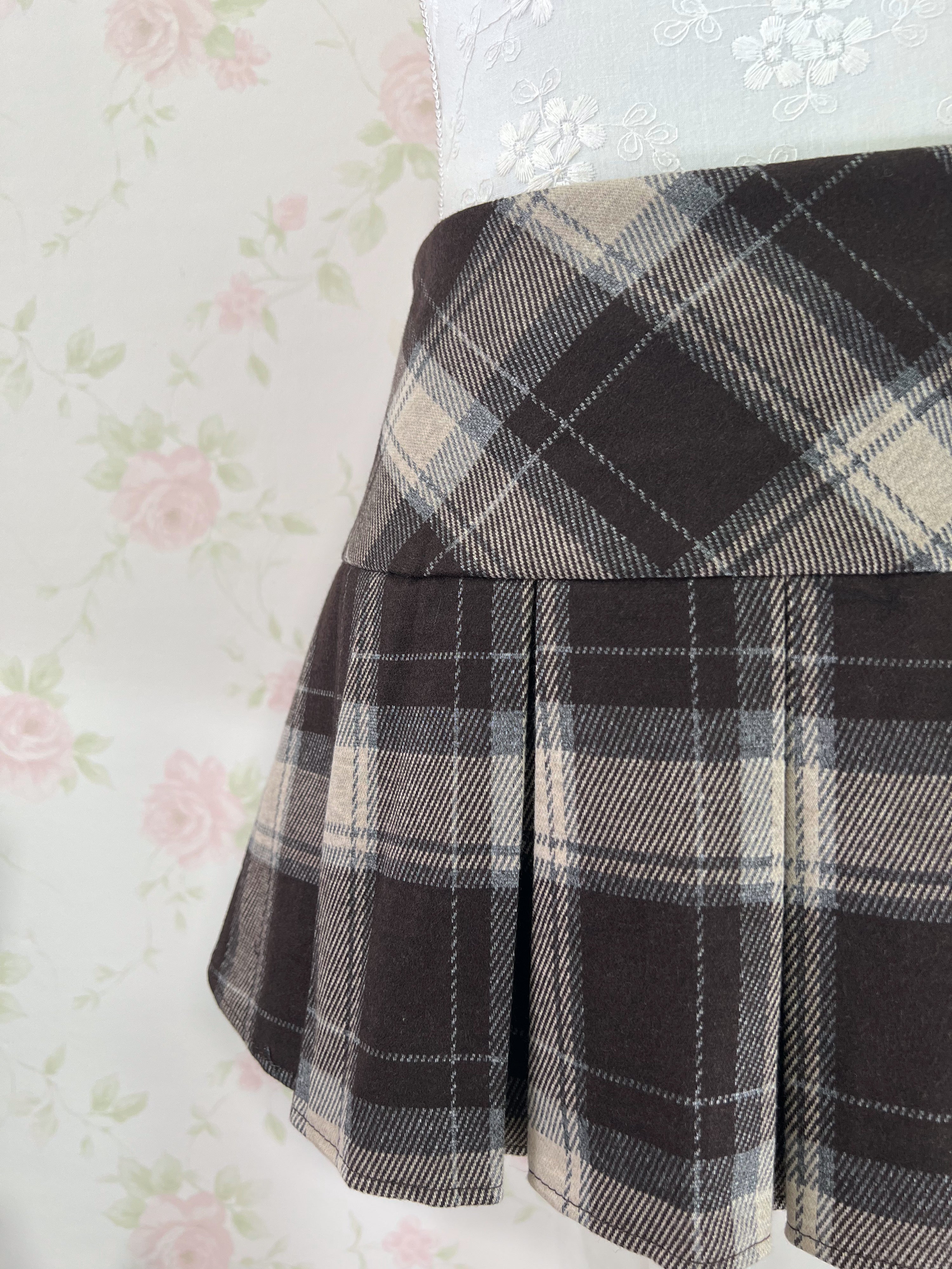 Wool Like Checked Pleated Skirt (Brown)