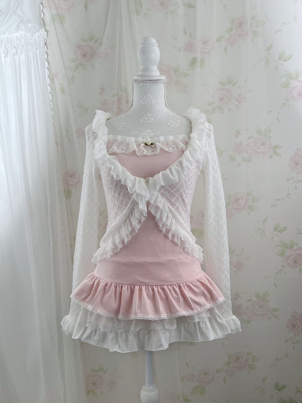 (Pre-order) passion room Frilled Cardigan (White)