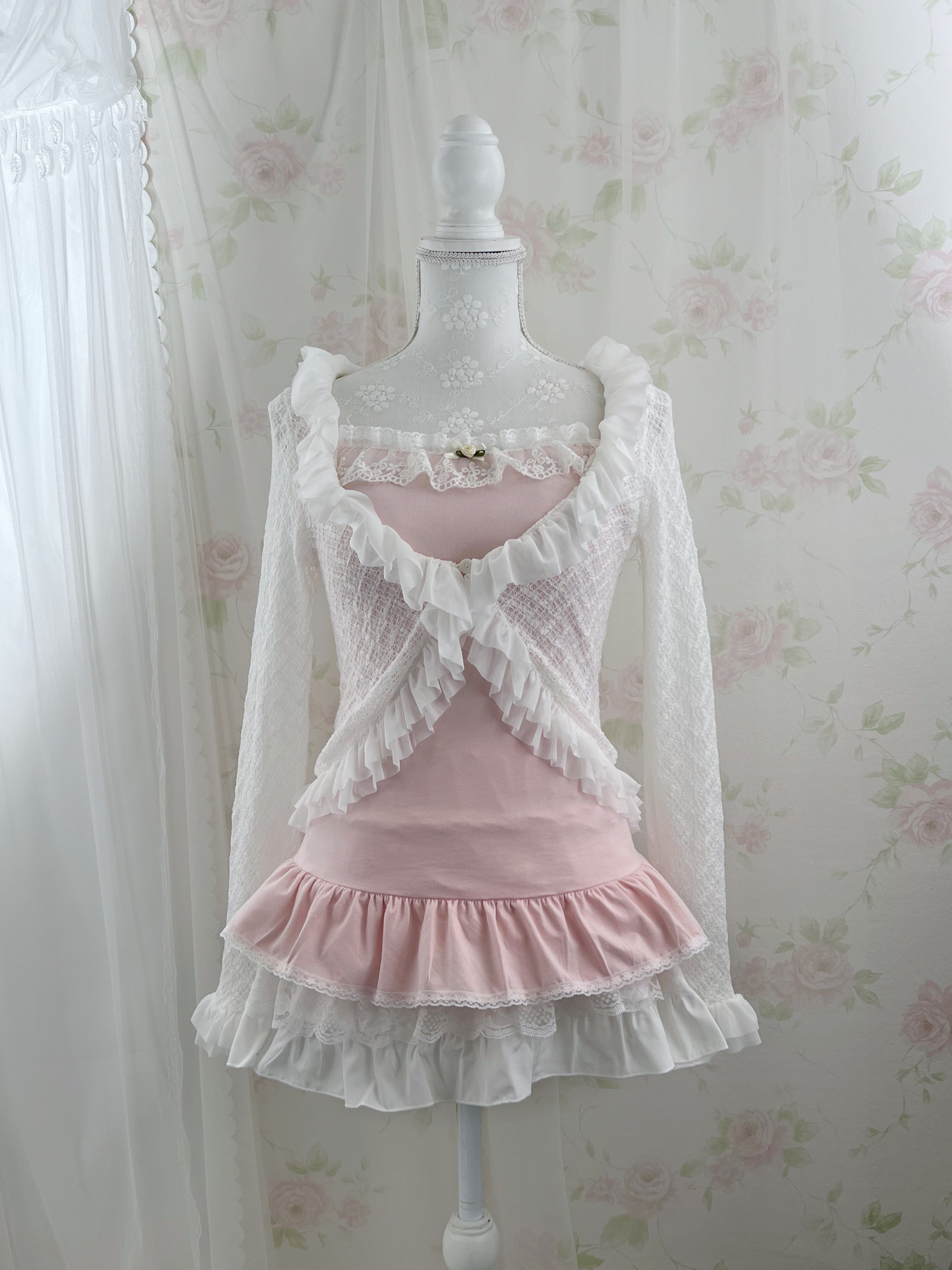 (Pre-order) passion room Frilled Cardigan (White)