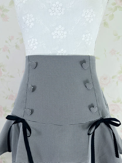 Heart button Checked Jiraikei Skirt (Black)