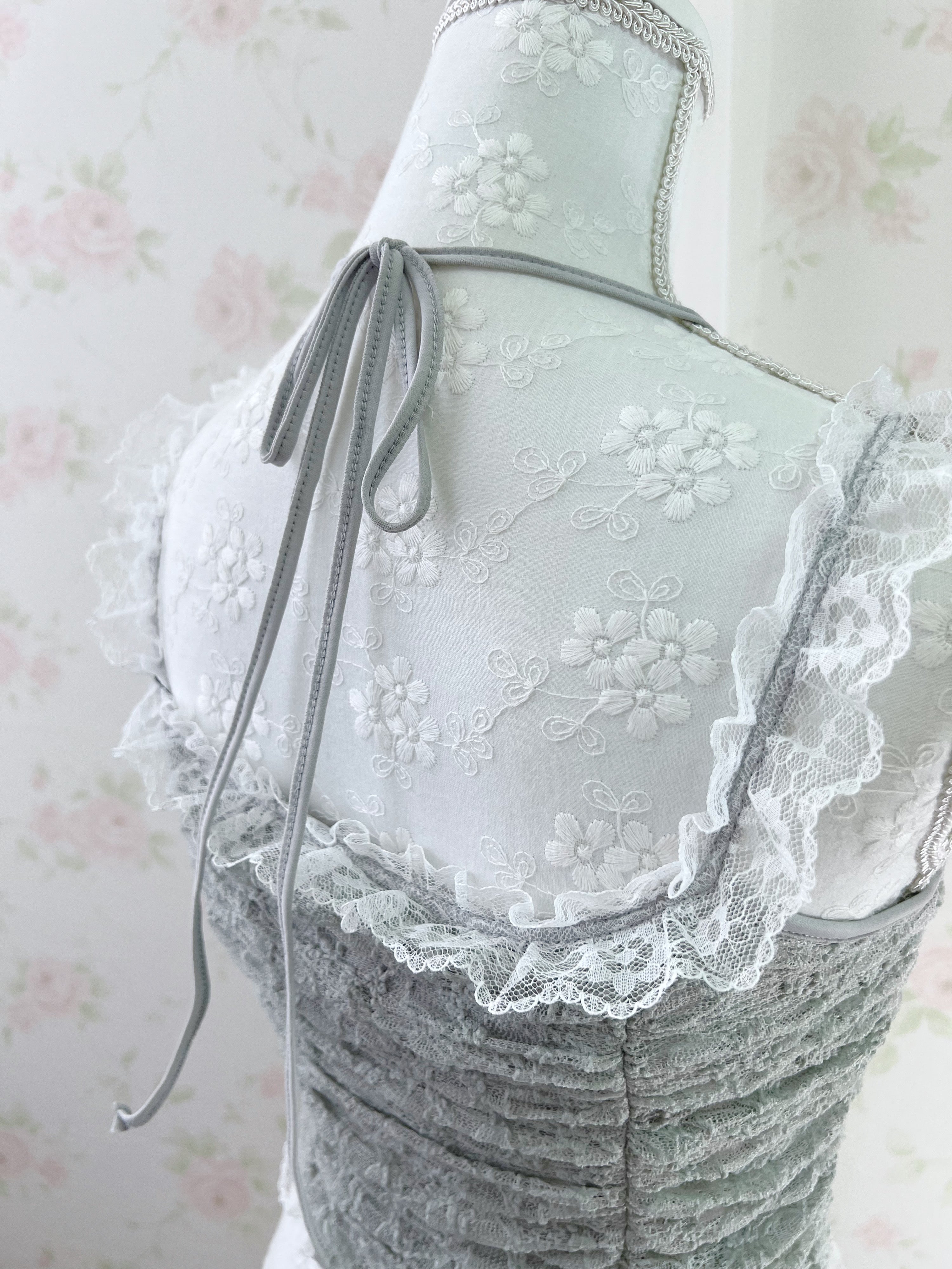 Lacy Halter Neck Camisole (Gray)