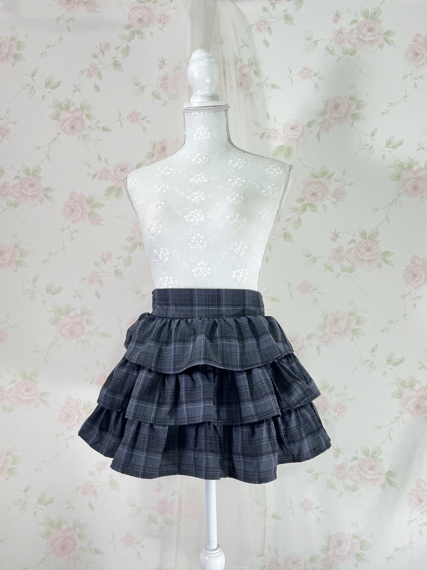 GRL Tiered Checked Skirt (Navy Gray)