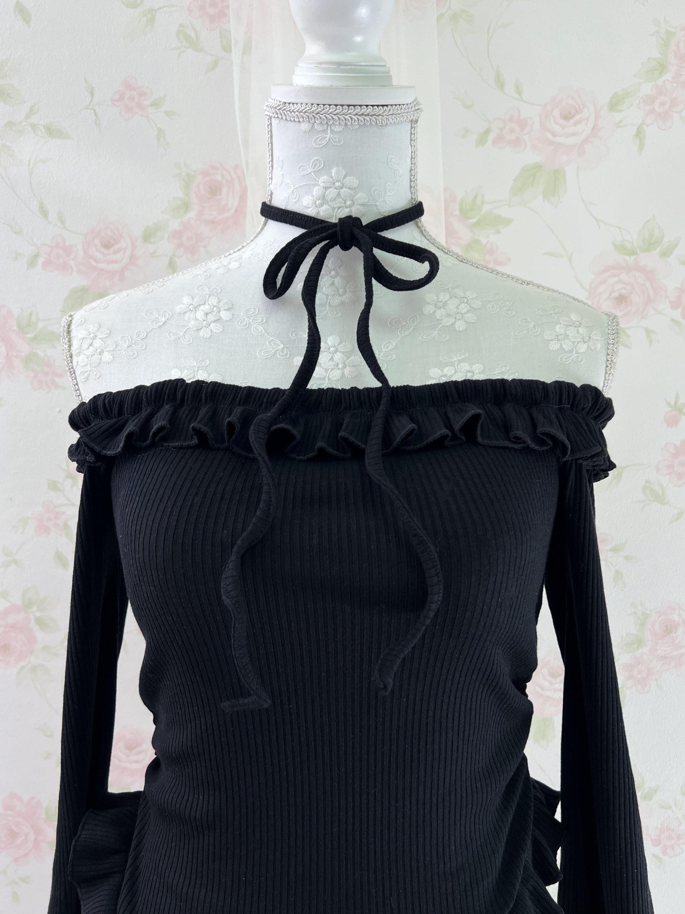 Chocker Asymmetry Ruffled Hem Top (Black)