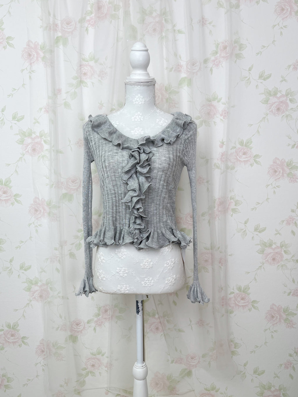 TITTY&CO. Ruffled Hem Whimsical Cardigan (Gray)
