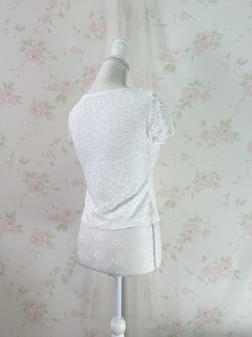 Lacy Shoujo T-Shirt (White)