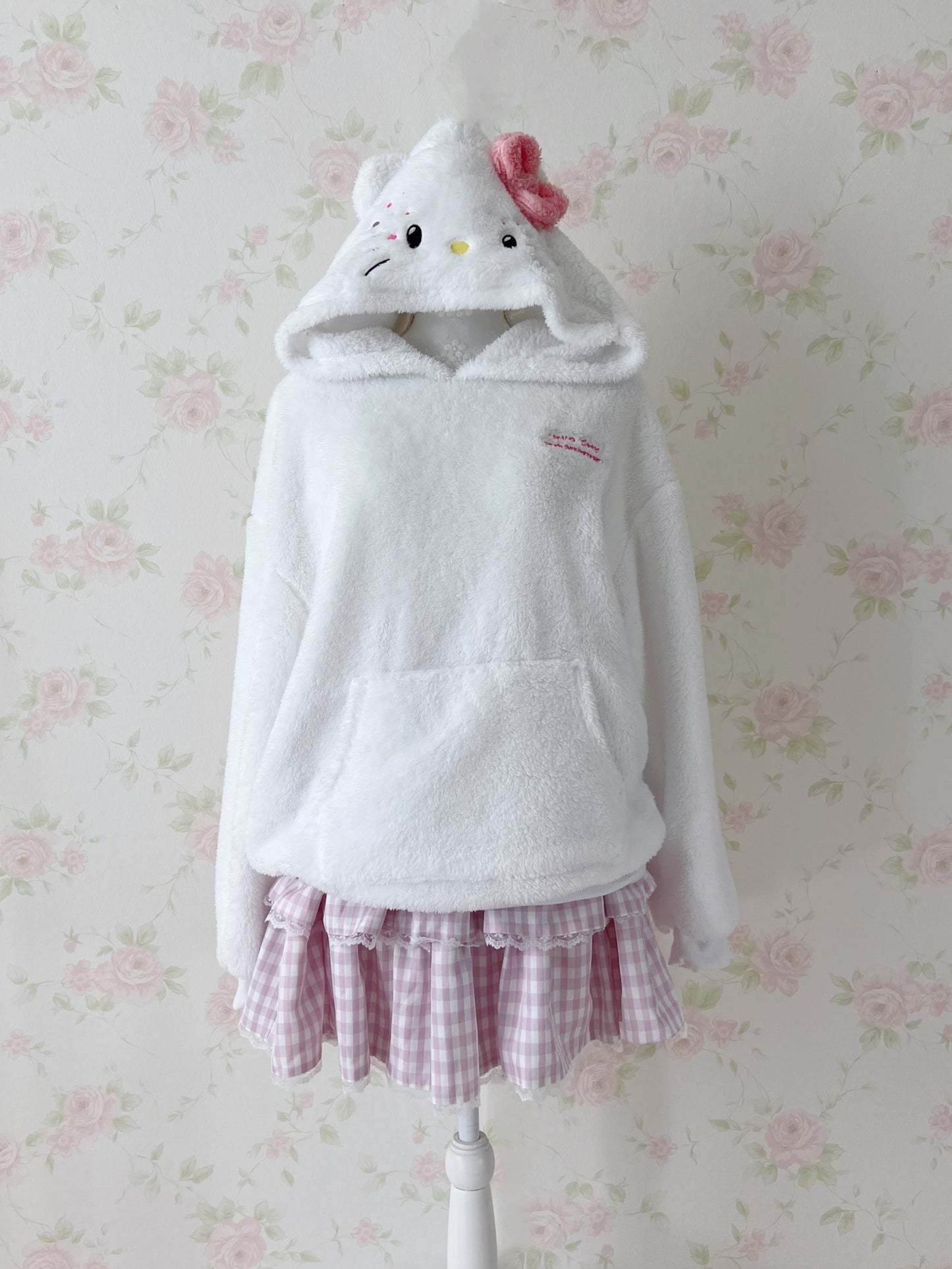(21% OFF) Sanrio Hello Kitty Fluffy Face Hoodie