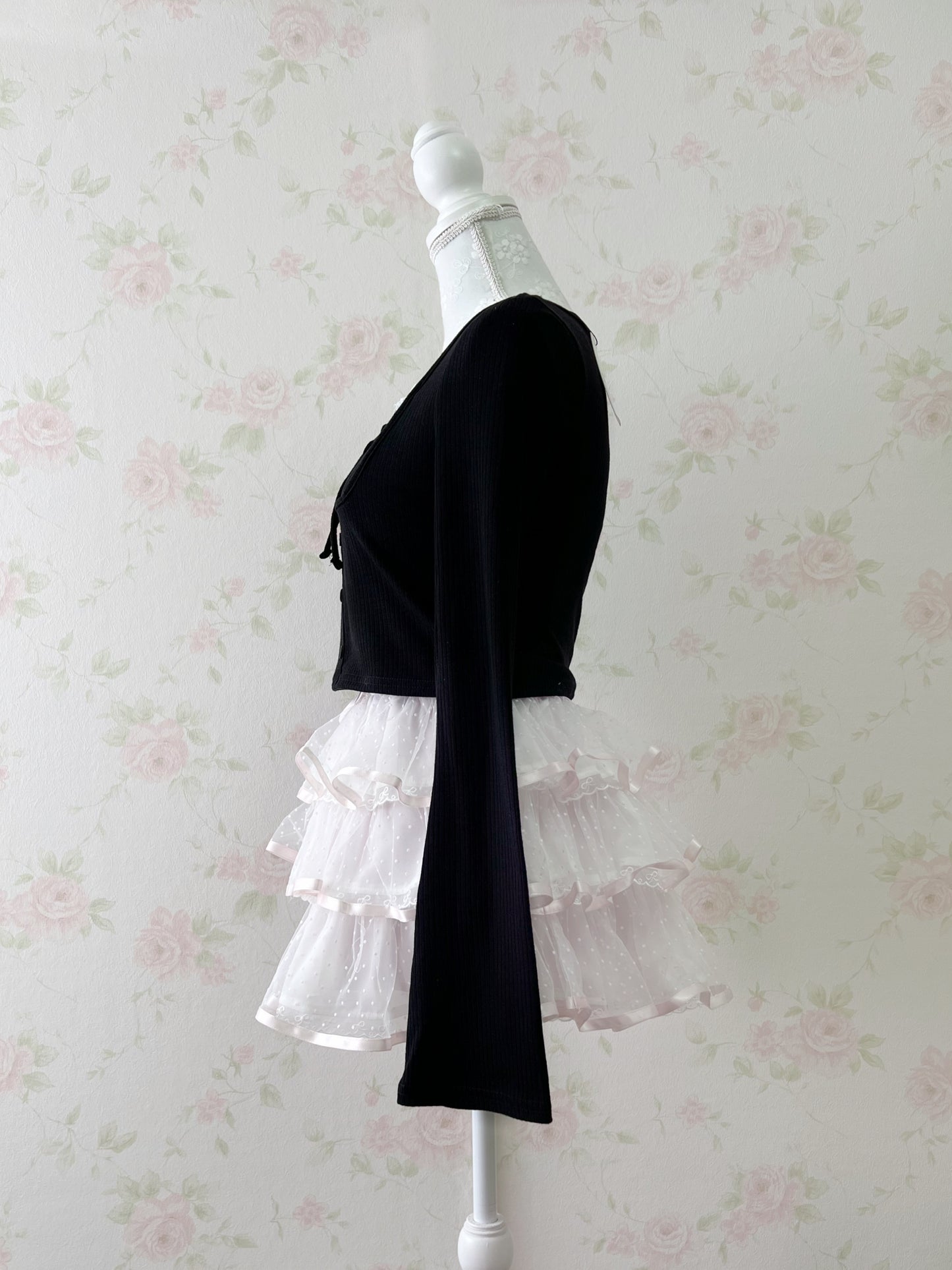 (Pre-order) GRL Lace York Shoujo Long Sleeved Top (Black)