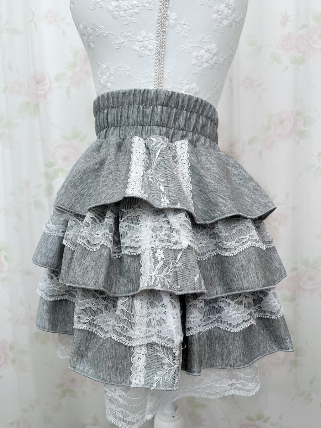 Lace Hem Sweat Layered Skirt (Gray)