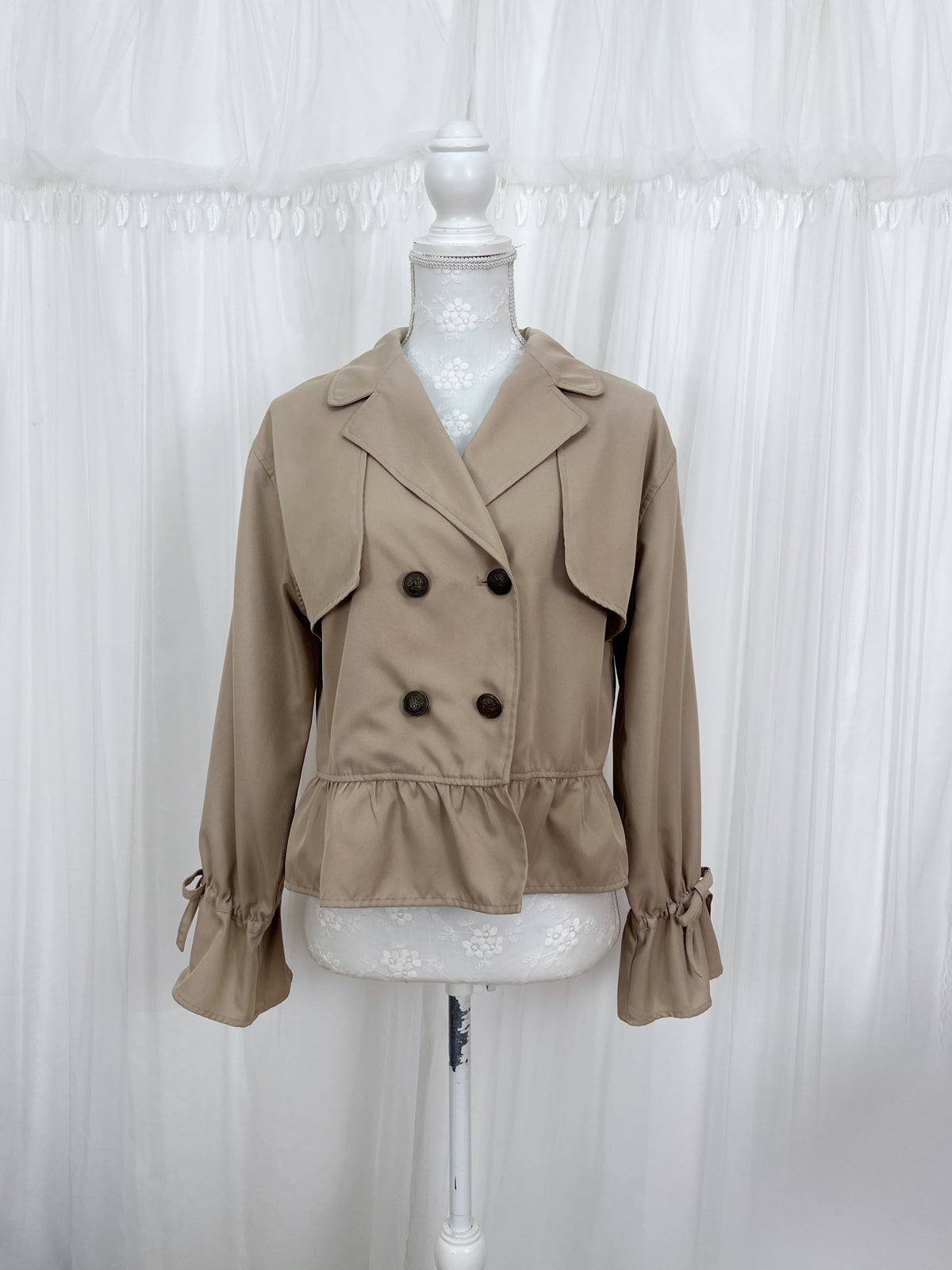 axes femme Short Trench Coat