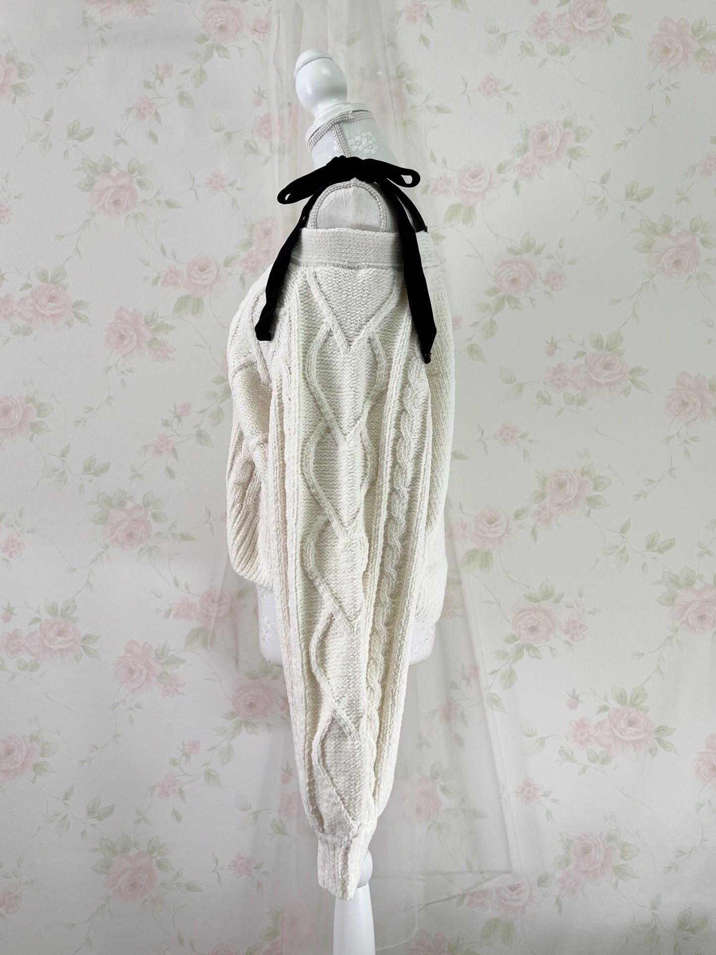 Velvet Shoulder Bow Sweater (Ivory)