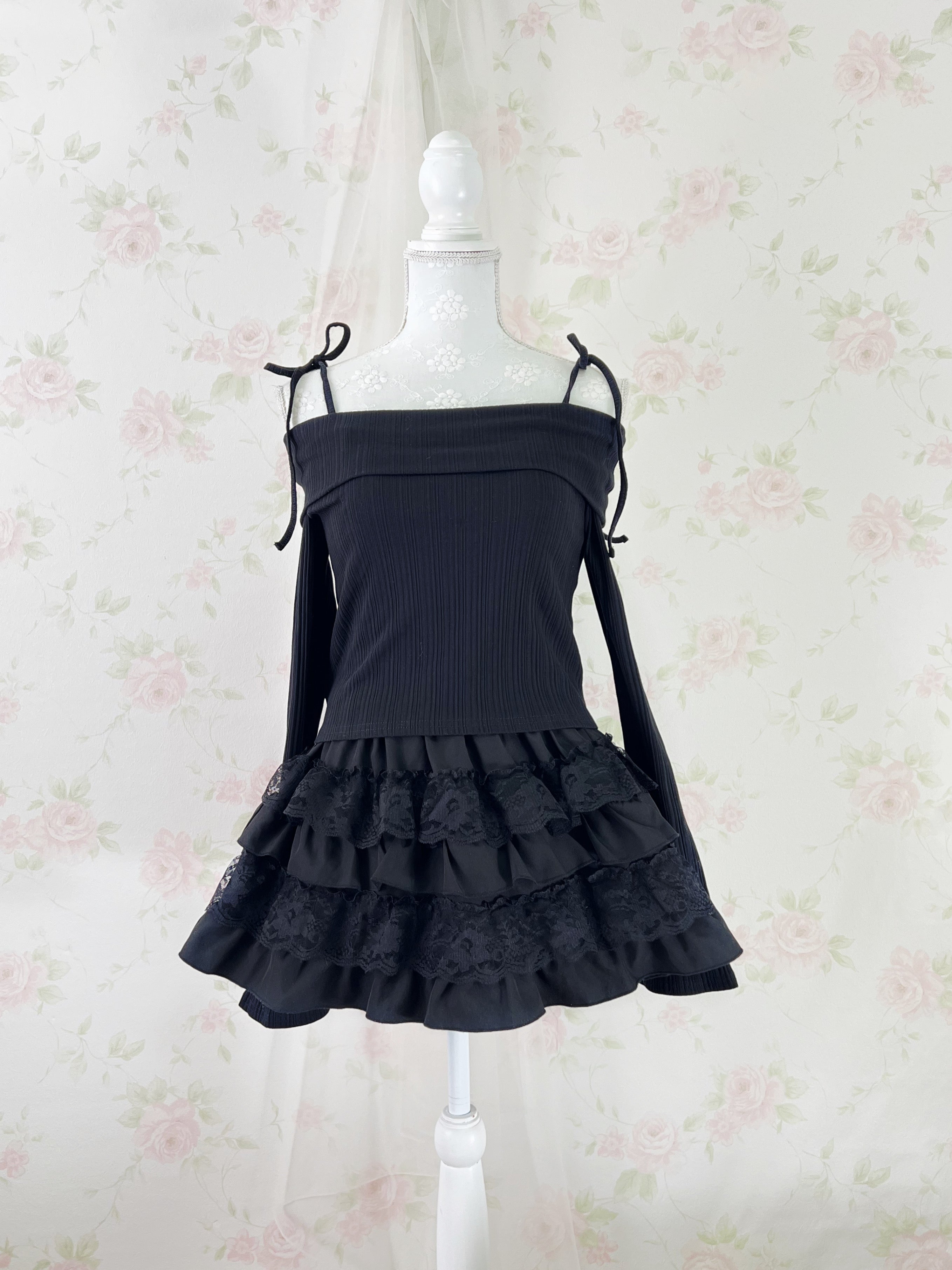 Y2K Off Shoulder String Wide Sleeve Top (Black)