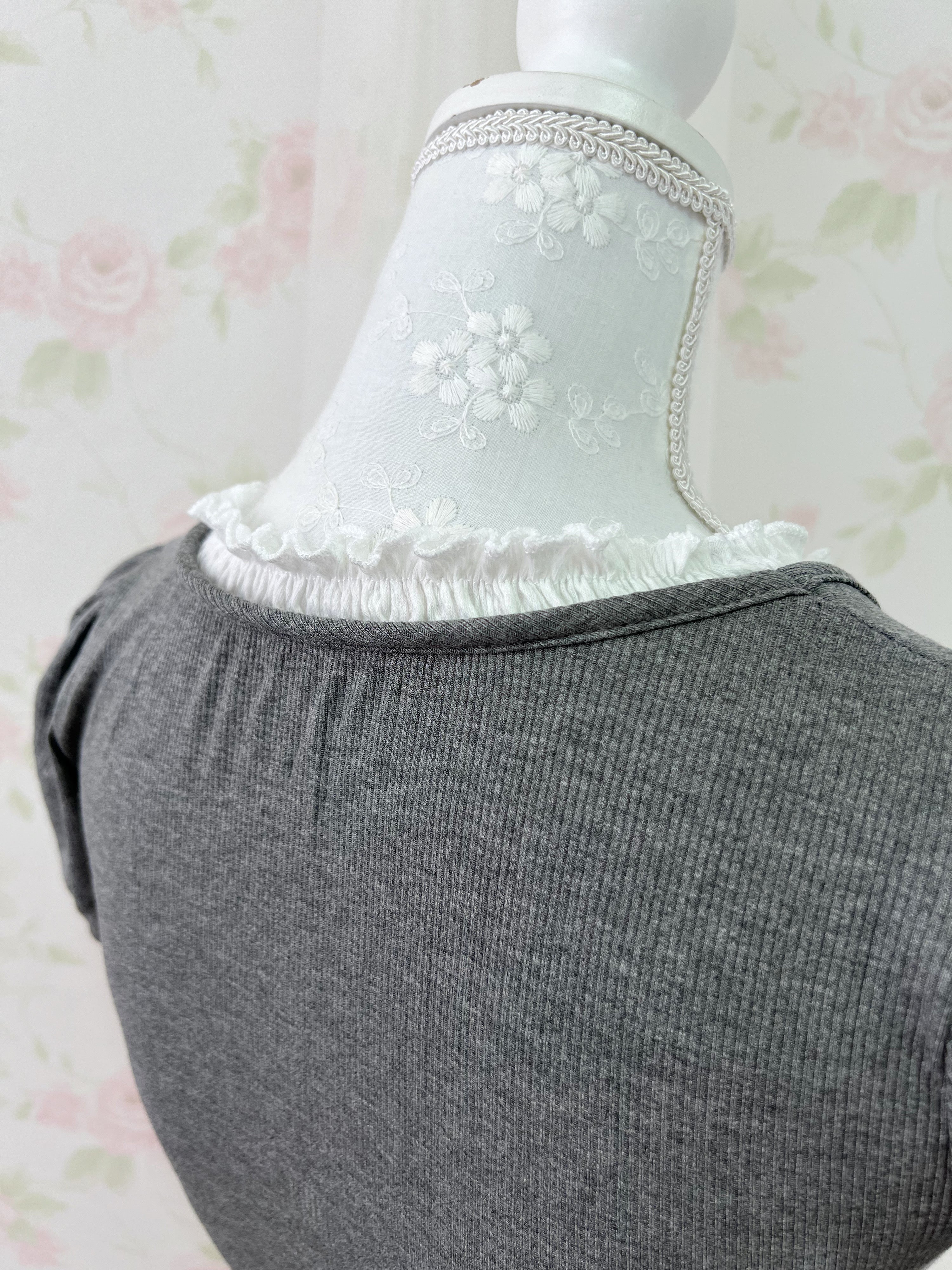 Ruffled Lined Shoujo Top (Gray)
