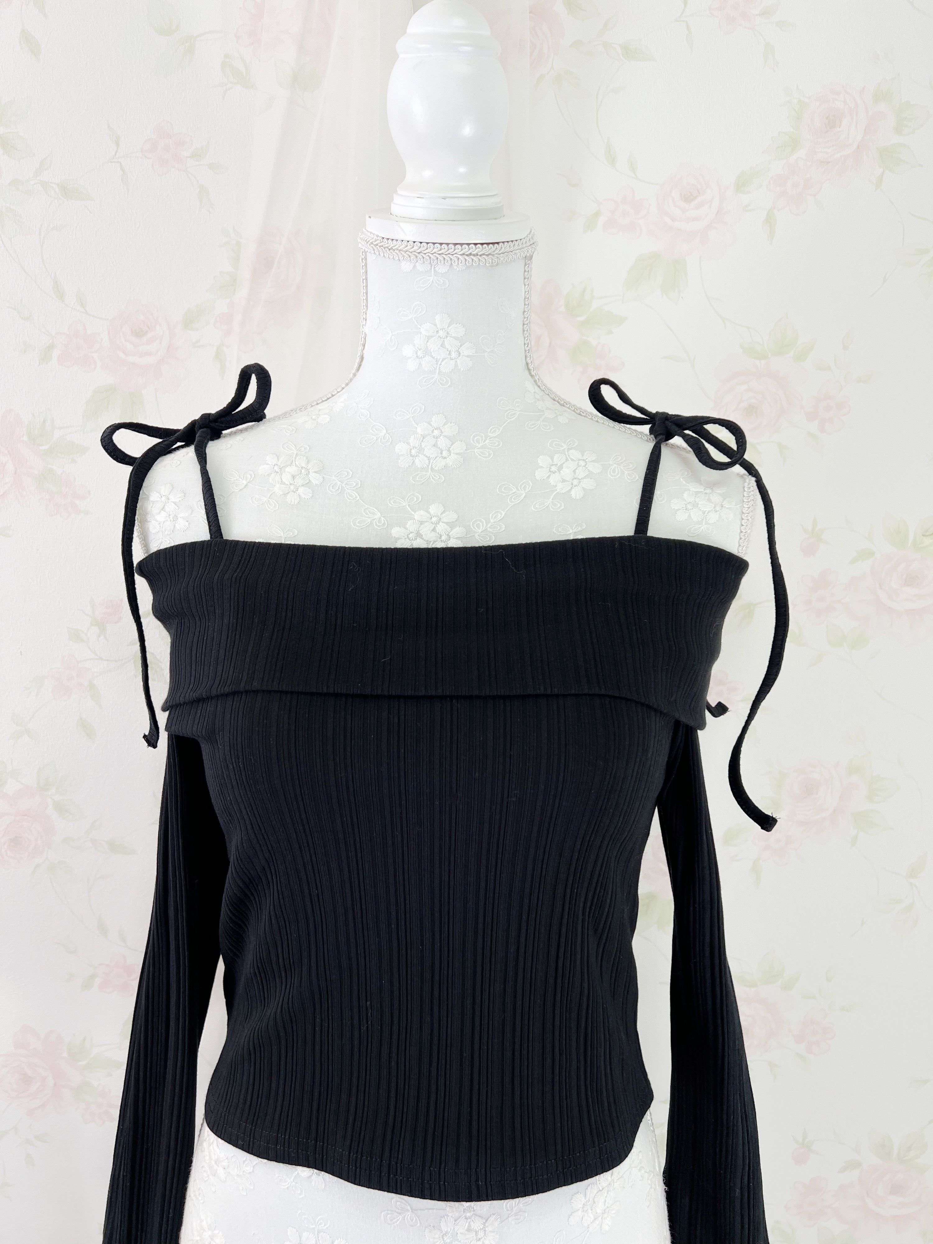 Y2K Off Shoulder String Wide Sleeve Top (Black)