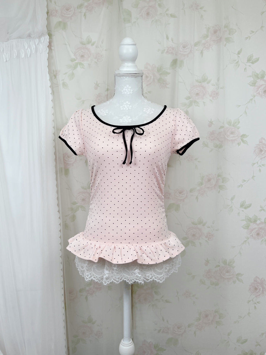Polka dot Lace Ruffled Hem T-shirt (Pink)