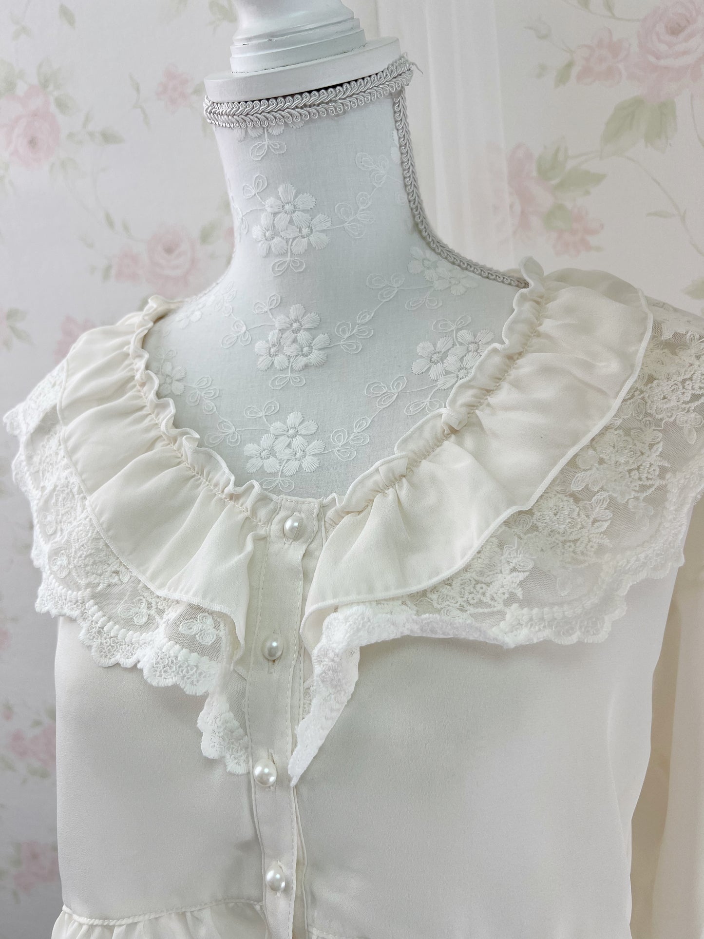 axes femme Lacy Bolero Blouse (Ivory)