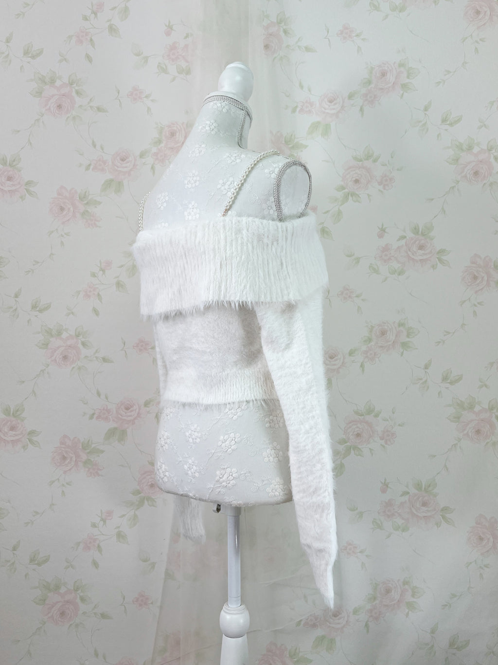 Pearl Strap Off Soulder Sweater (White)