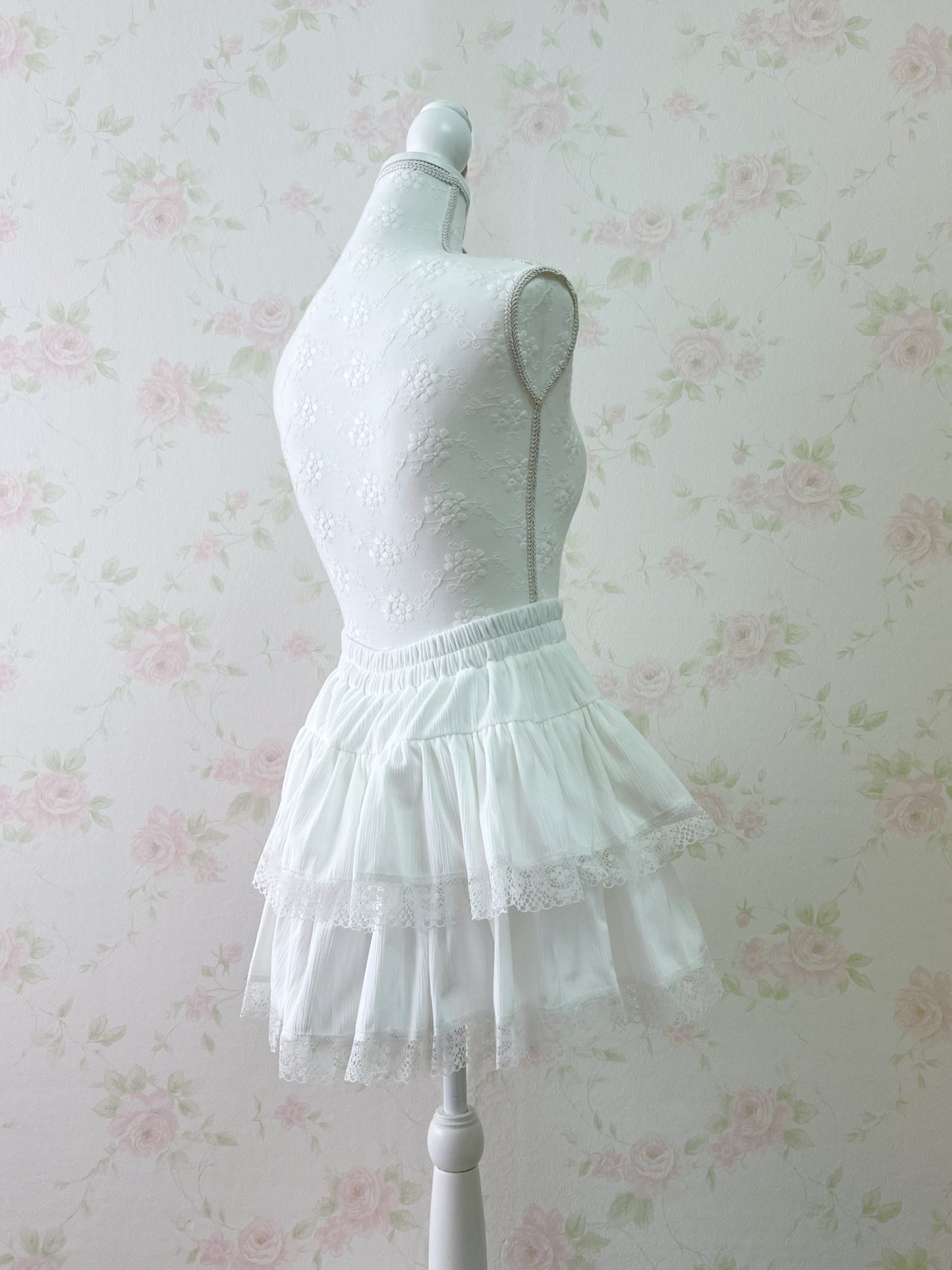 GRL Layered Lace Hem Skirt (White)