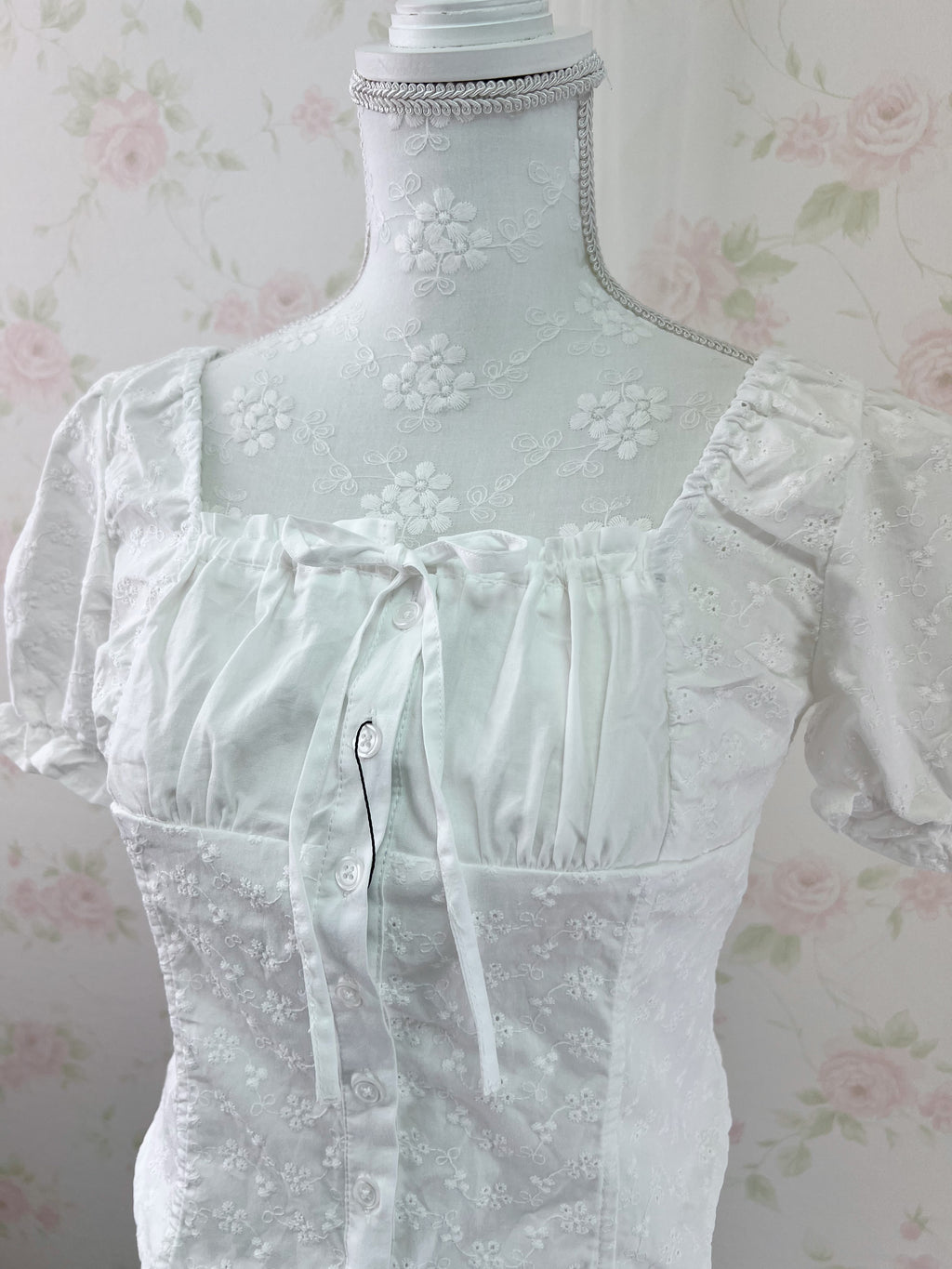 Shoujo Floral Embroidery Blouse