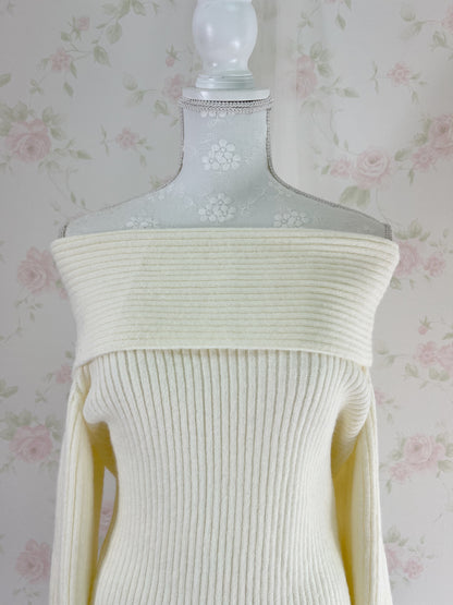 GRL Shoujo Off Shoulder Sweater (Ivory)