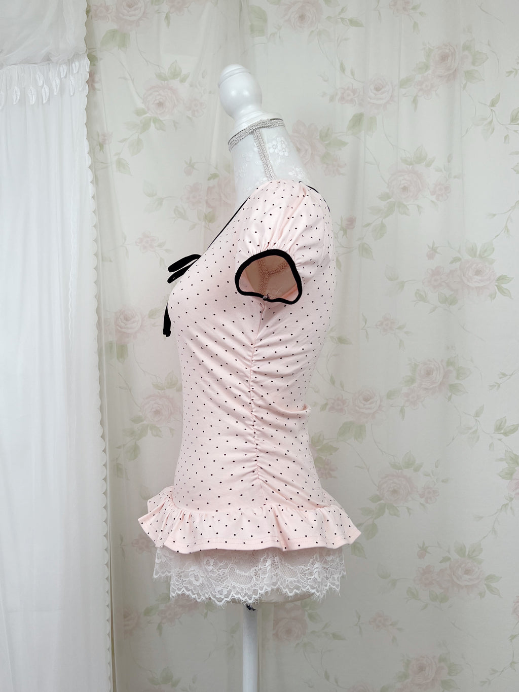 Polka dot Lace Ruffled Hem T-shirt (Pink)