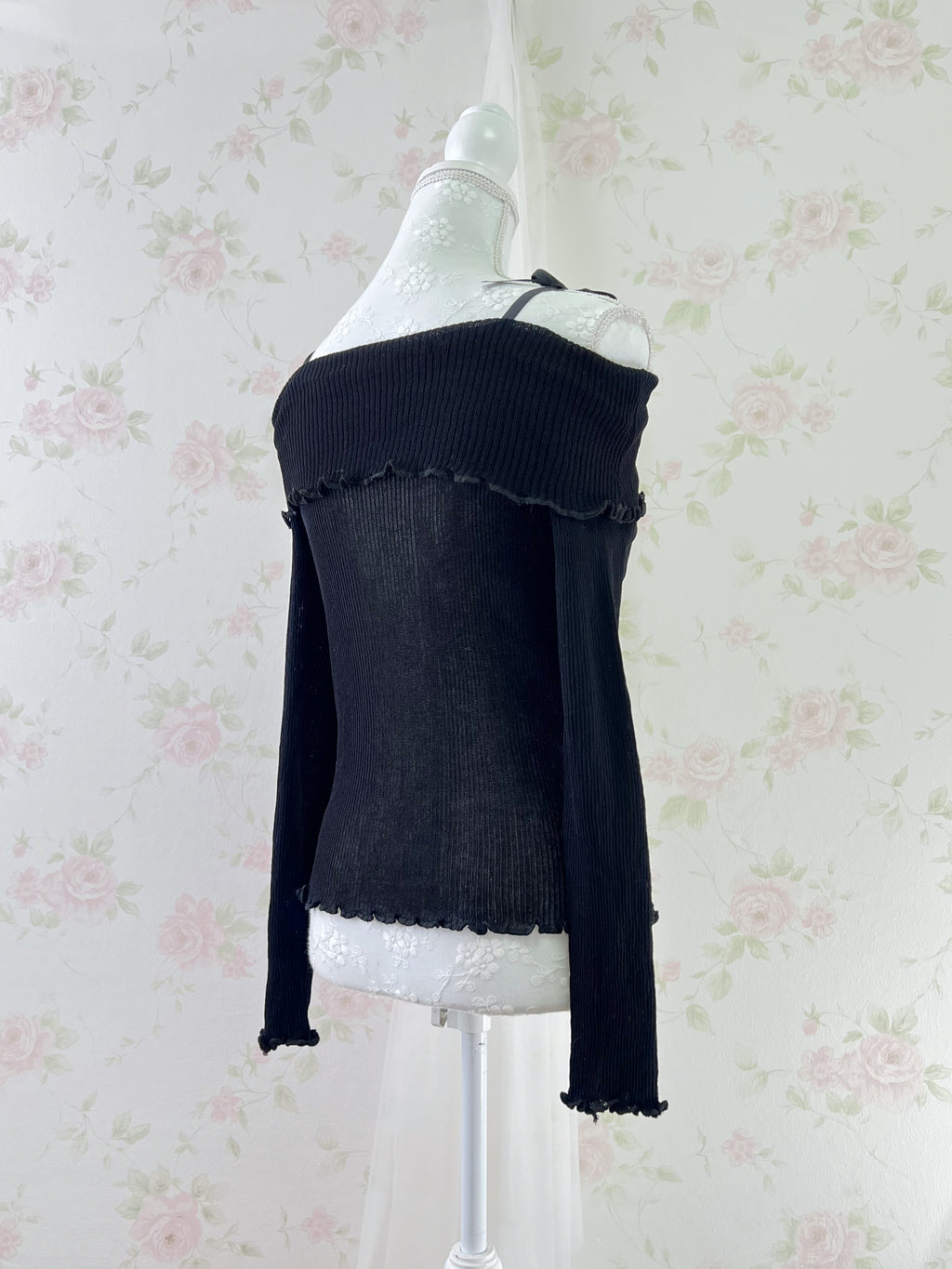 Off Shoulder String Knit Top (black)