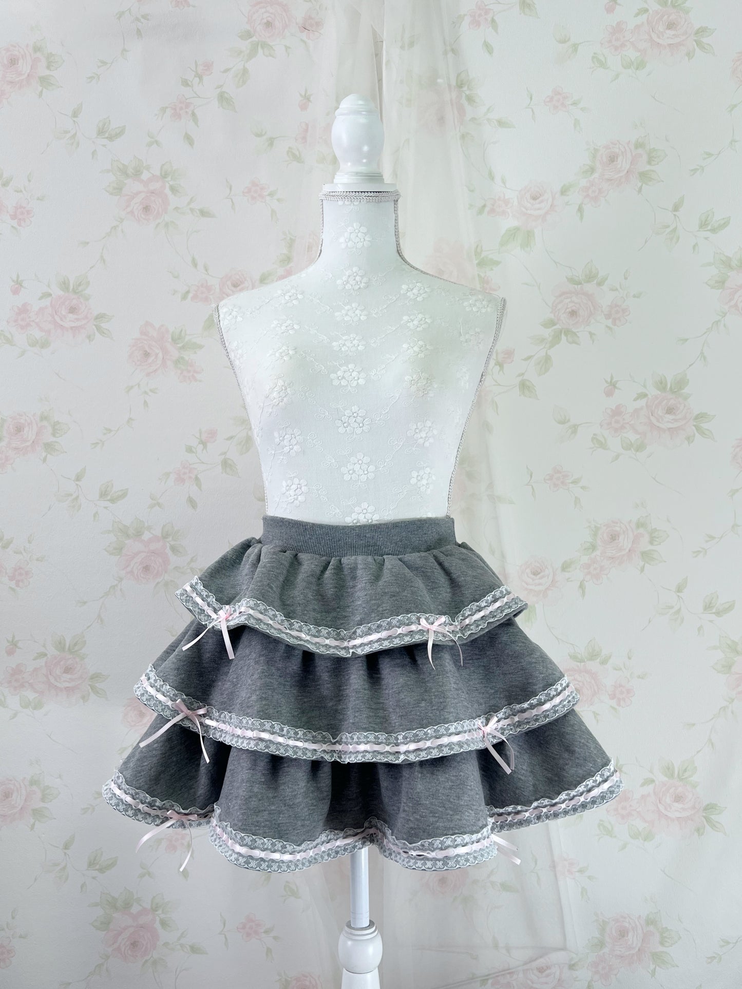 Lacy Ribbon Hoodie Skirt Set Up (Gray)