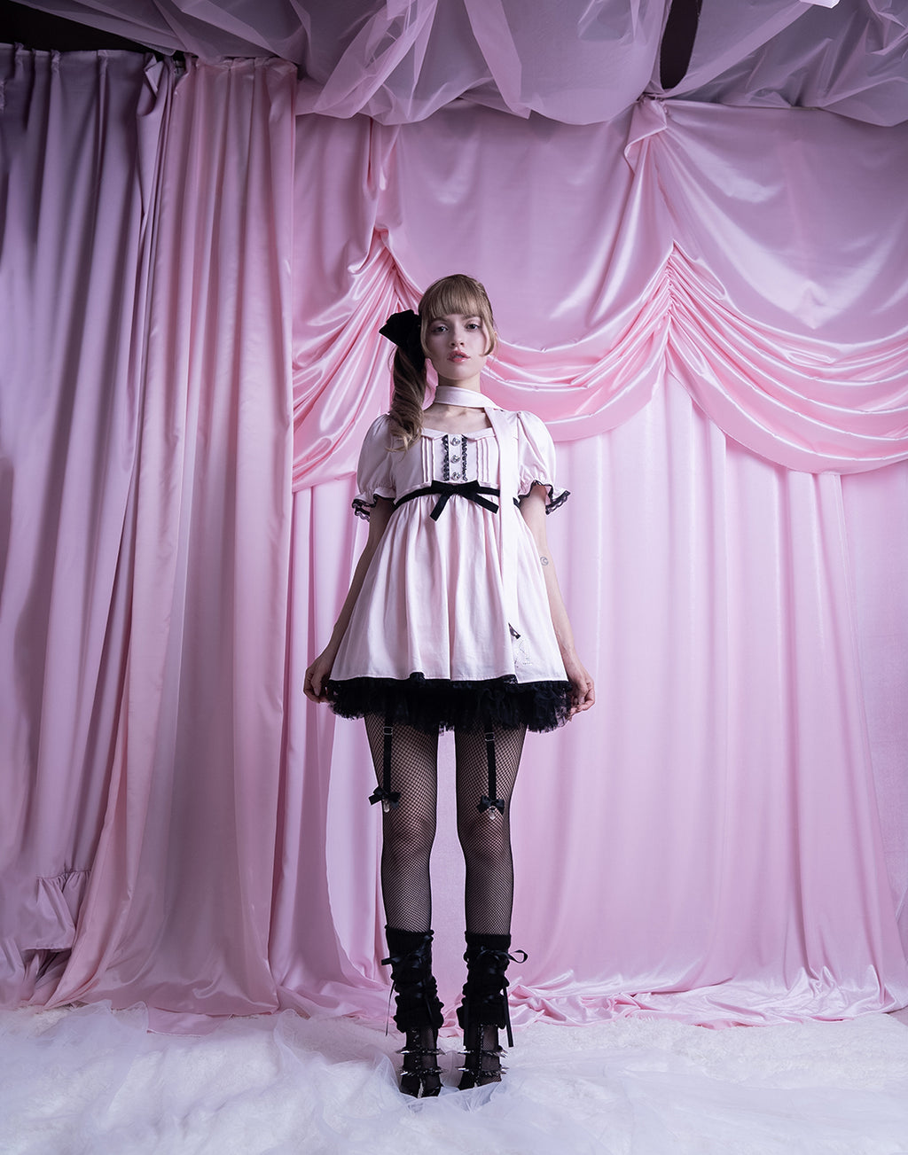 AVENCHUMU Neck ribbon & heart bijou baby doll