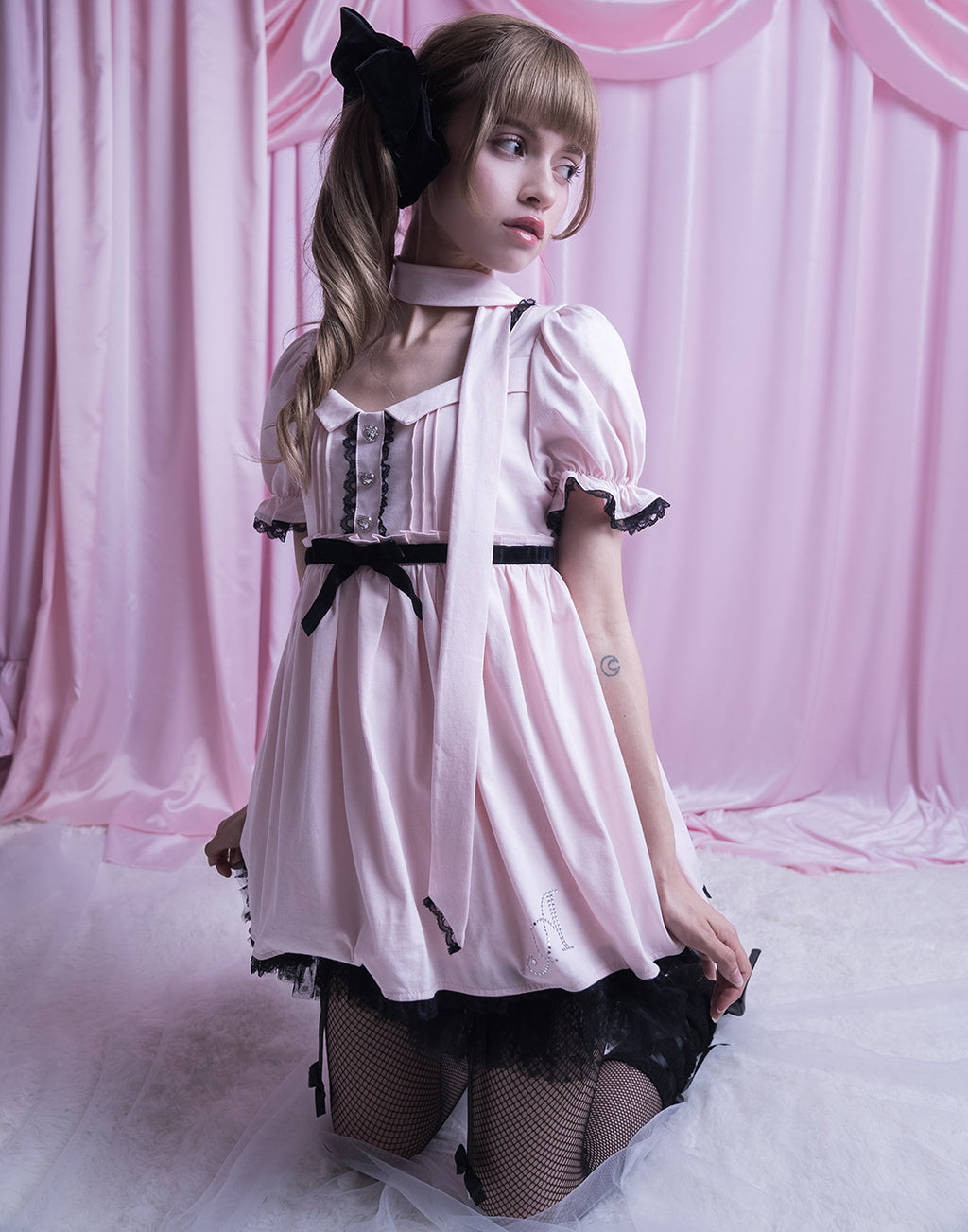 AVENCHUMU Neck ribbon & heart bijou baby doll
