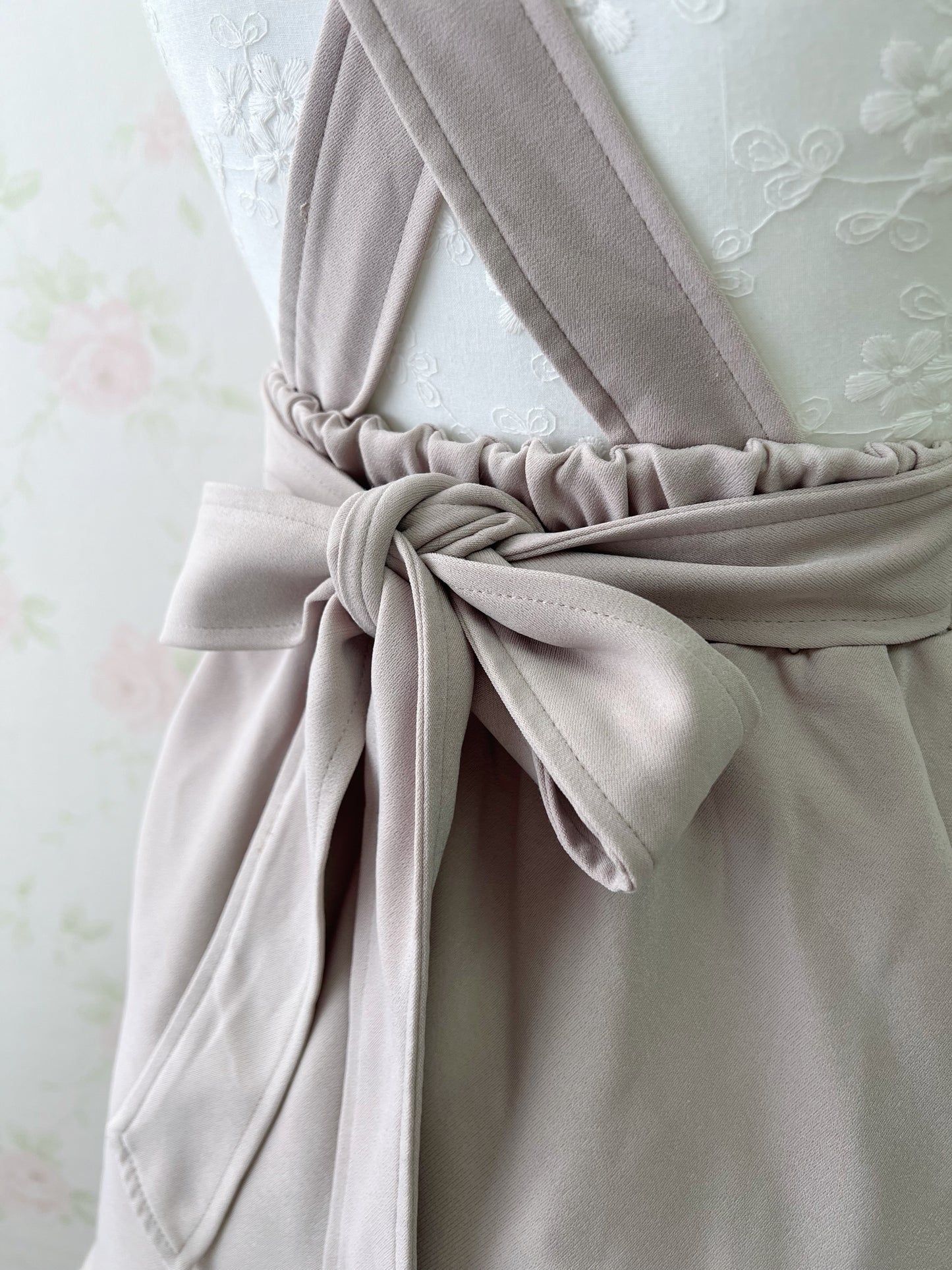 ROJITA Ruffled Jumper Skirt (Beige)