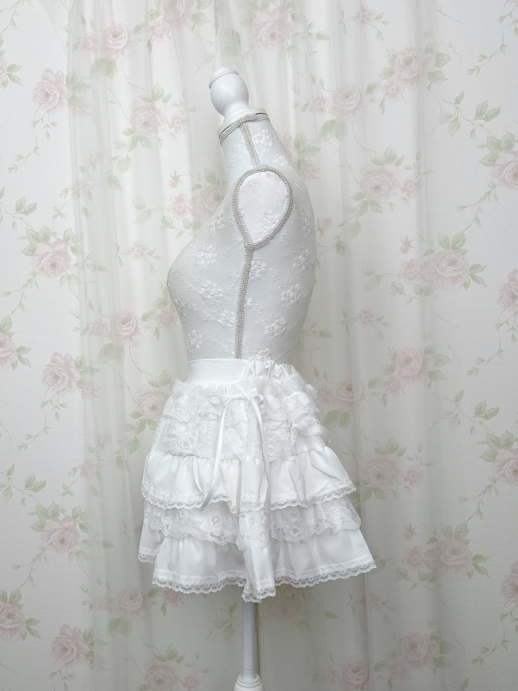 Side Bow Lacy Tired Skirt (White)